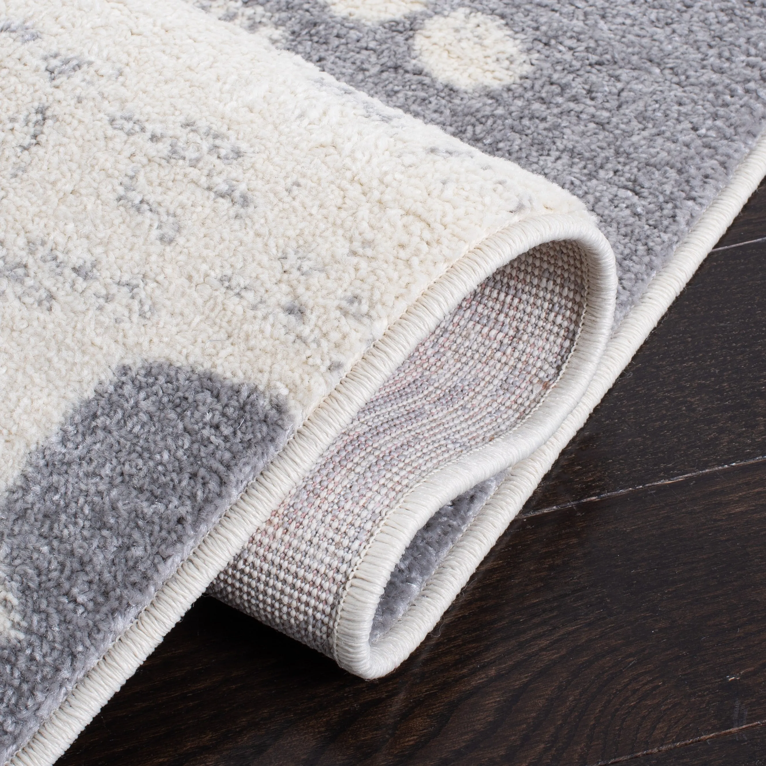SAFAVIEH. Adirondack Rena Damask Floral Distressed Rug