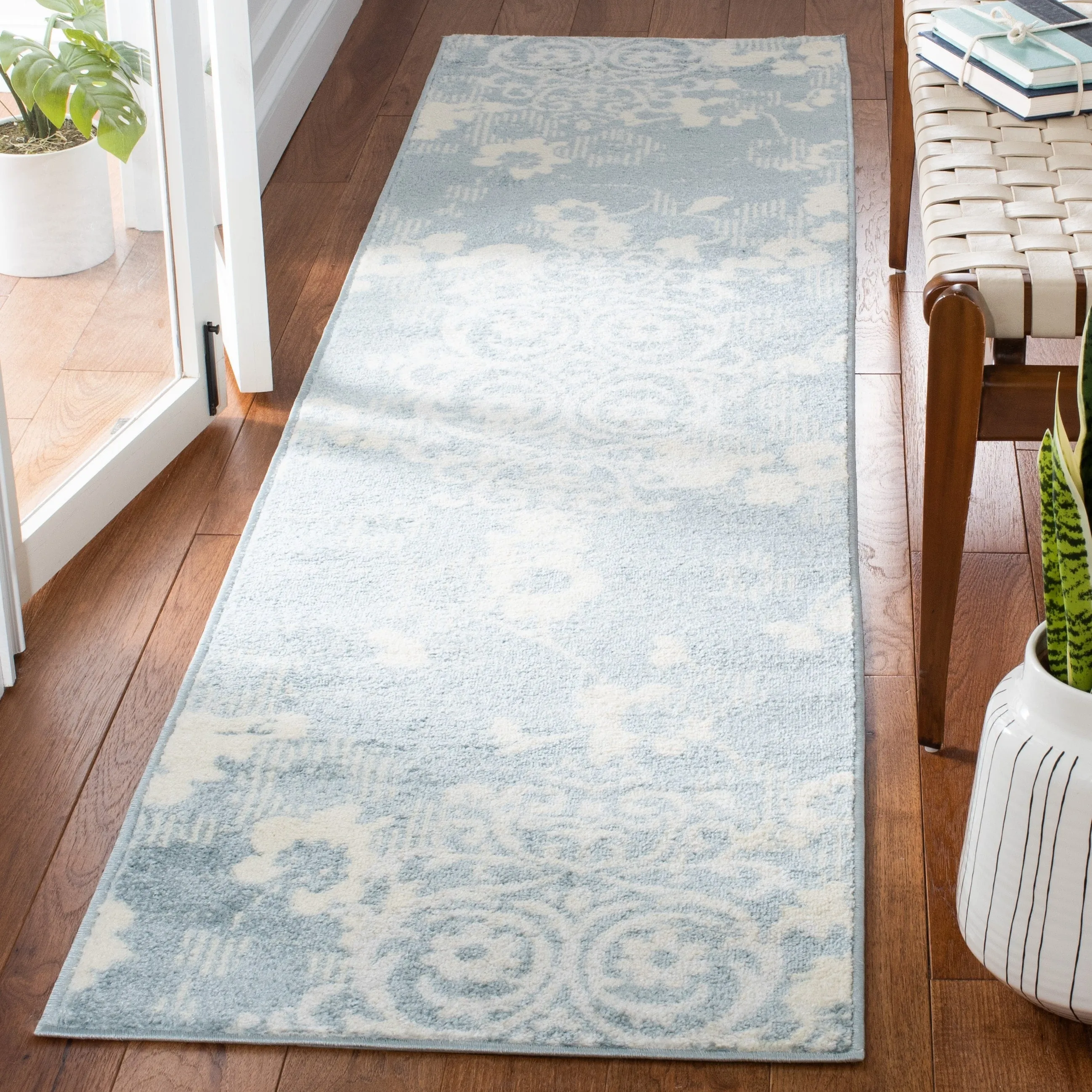 SAFAVIEH. Adirondack Rena Damask Floral Distressed Rug