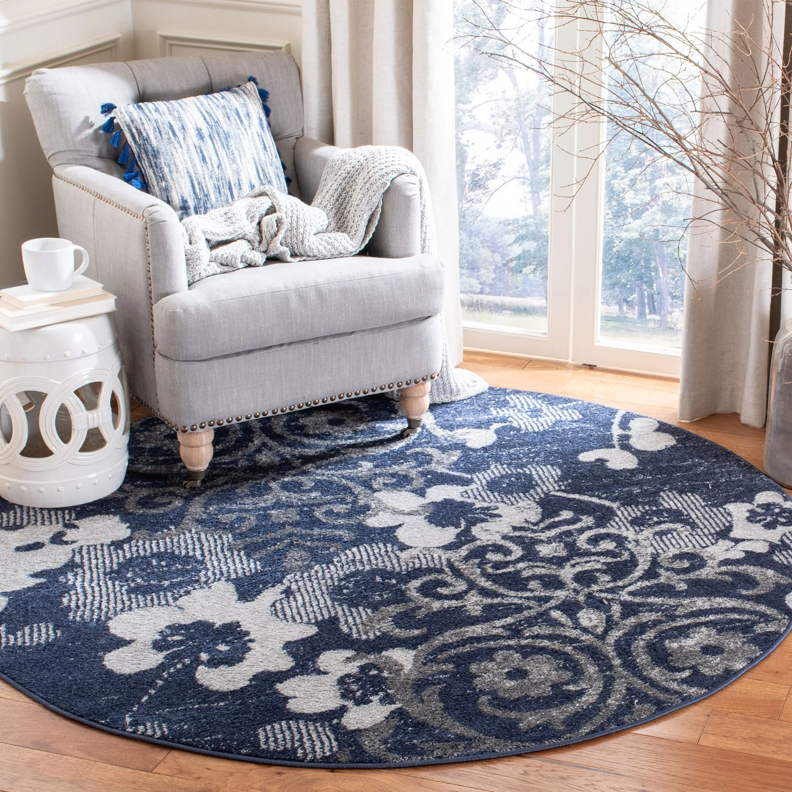SAFAVIEH. Adirondack Rena Damask Floral Distressed Rug