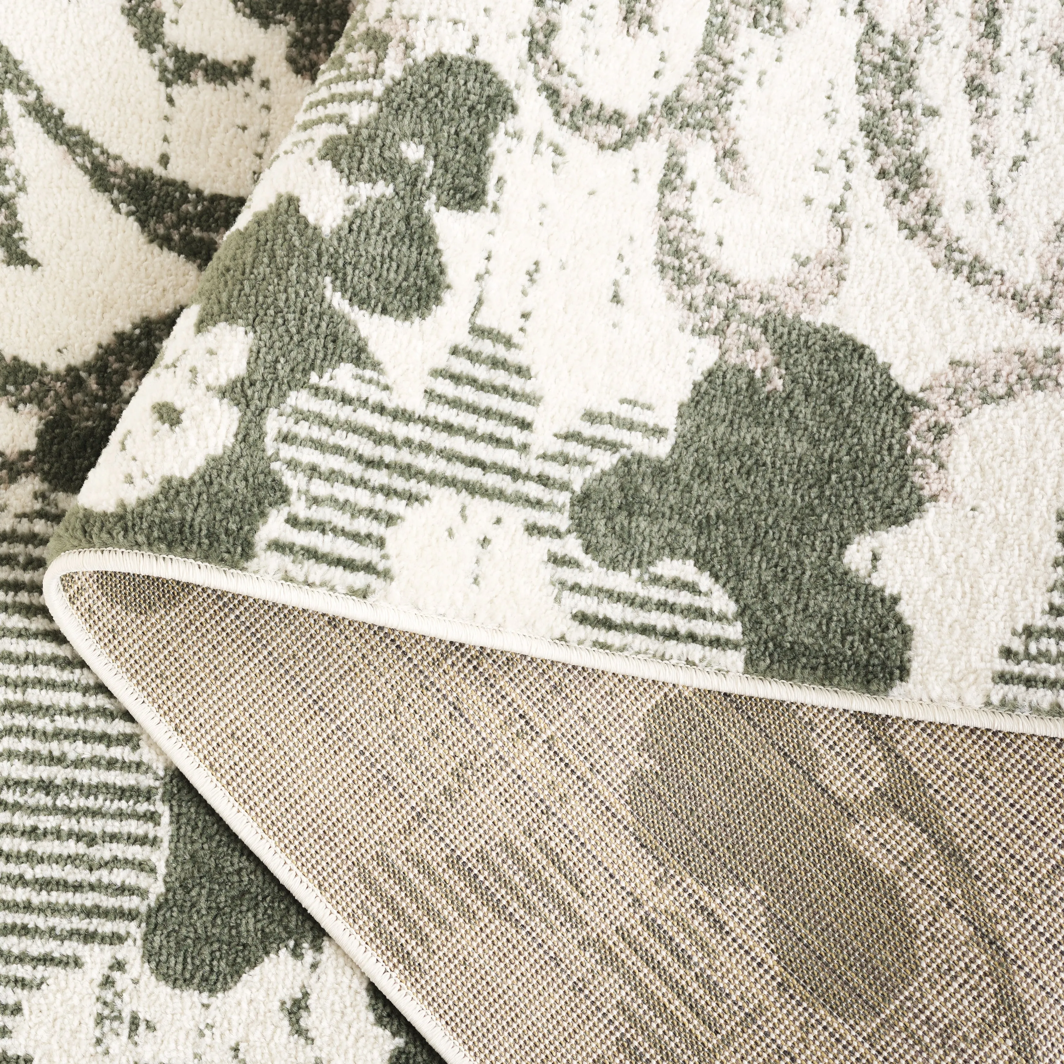 SAFAVIEH. Adirondack Rena Damask Floral Distressed Rug