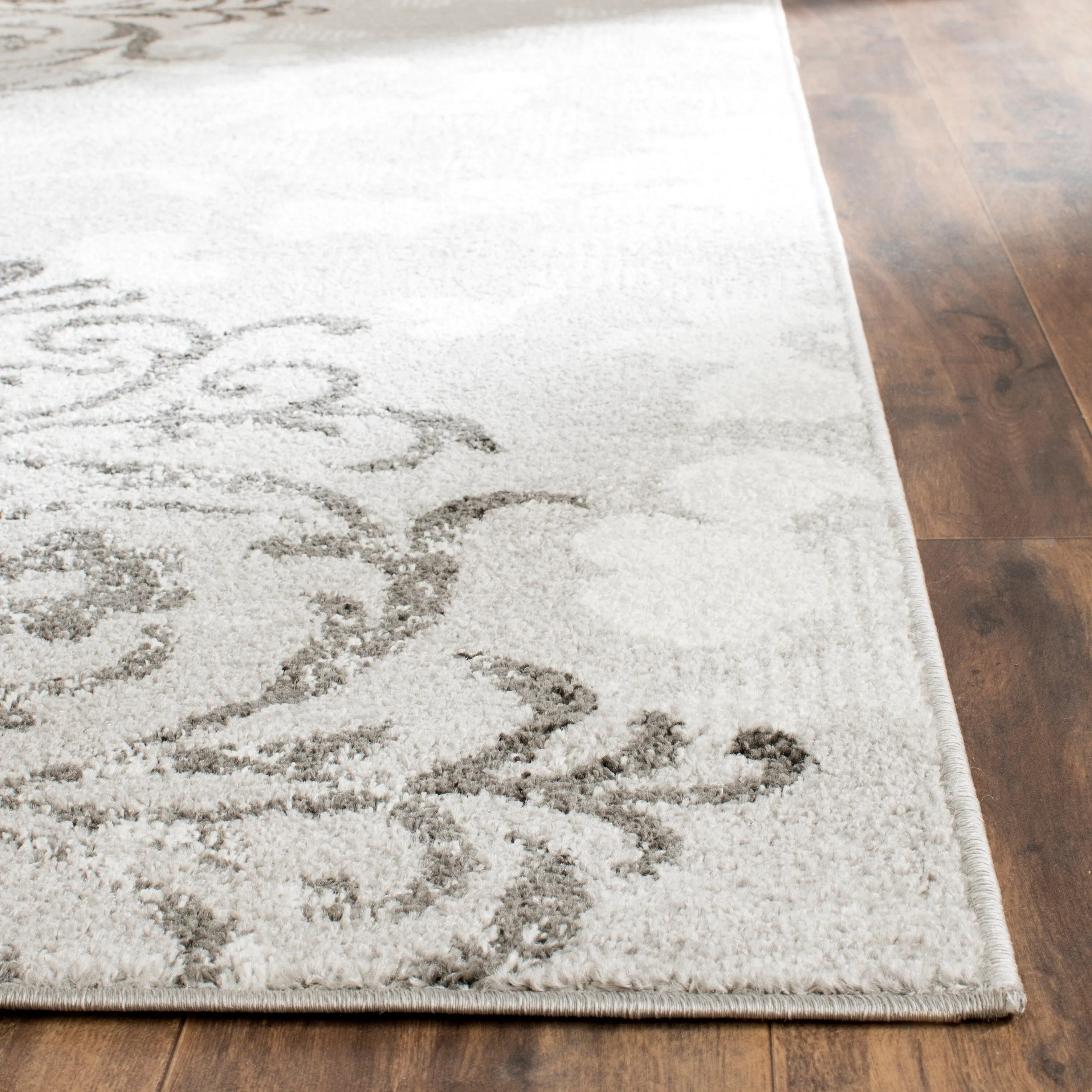 SAFAVIEH. Adirondack Rena Damask Floral Distressed Rug