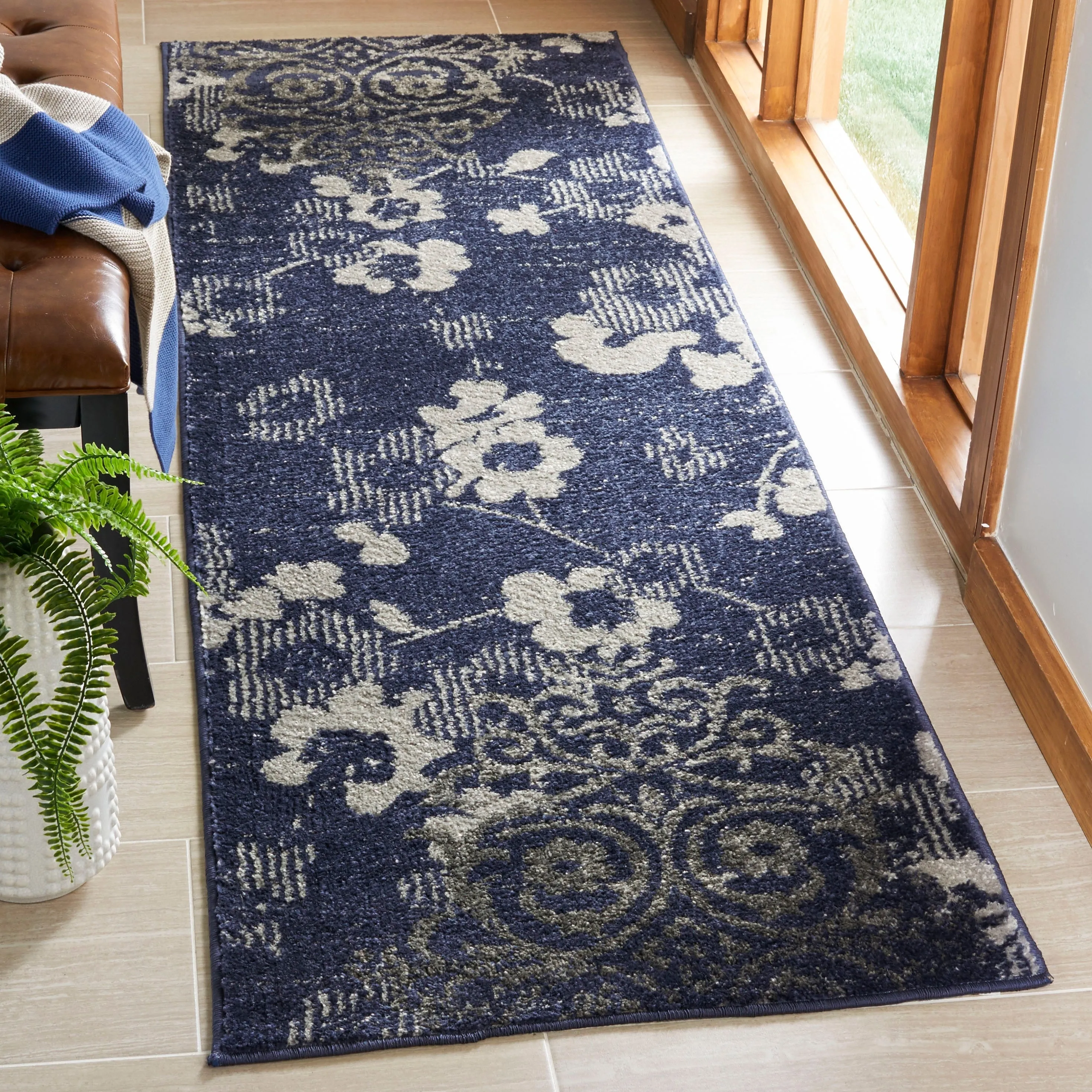 SAFAVIEH. Adirondack Rena Damask Floral Distressed Rug