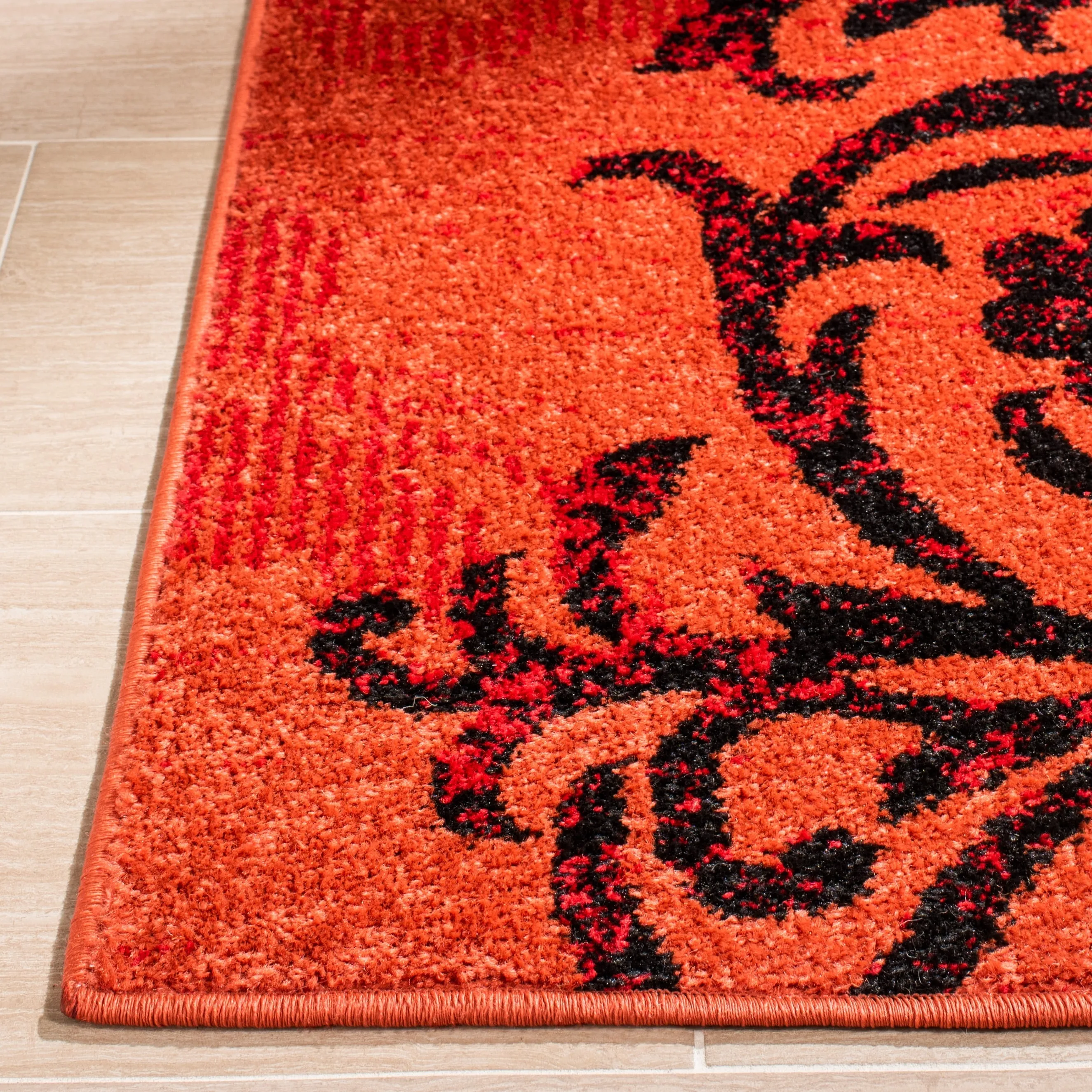 SAFAVIEH. Adirondack Rena Damask Floral Distressed Rug