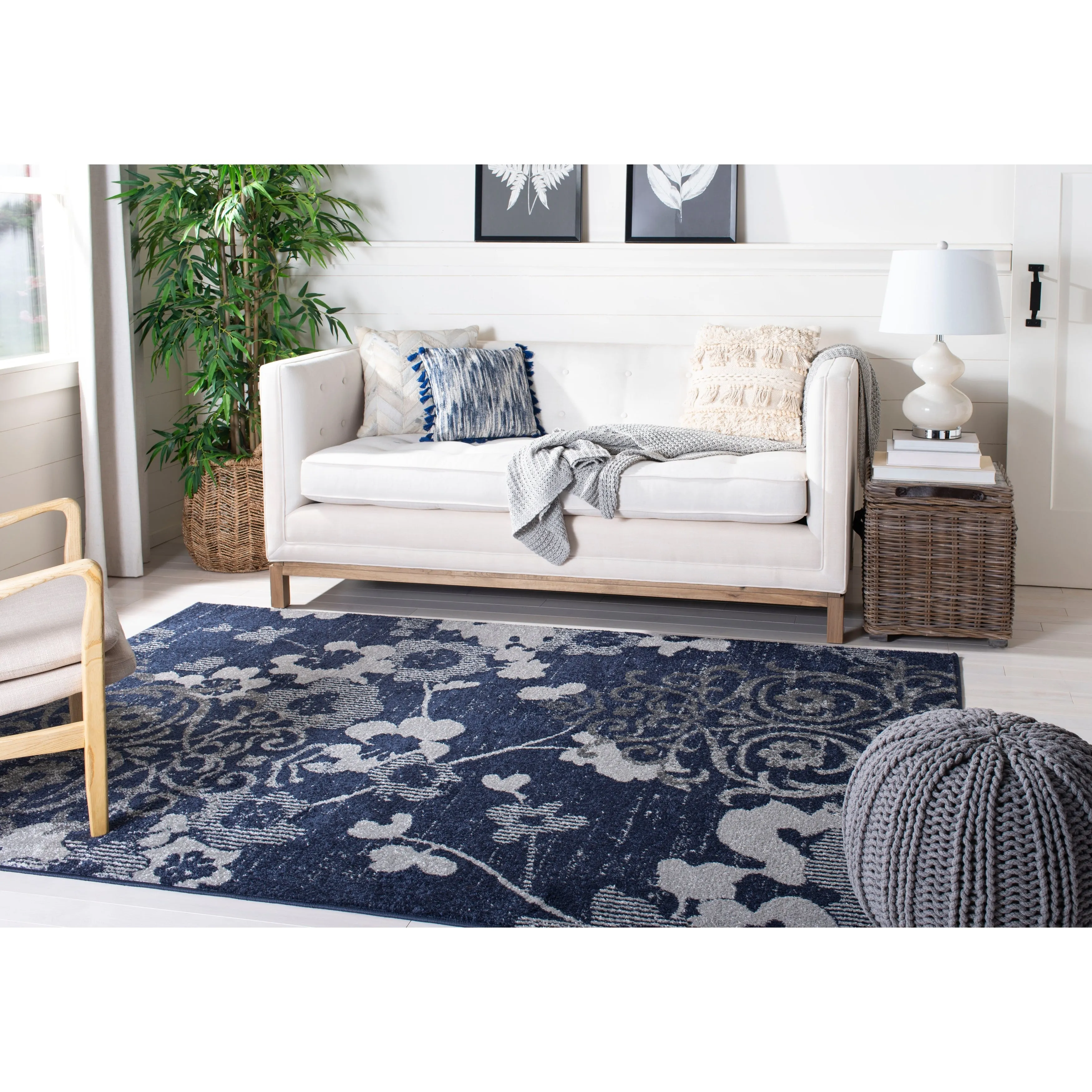 SAFAVIEH. Adirondack Rena Damask Floral Distressed Rug