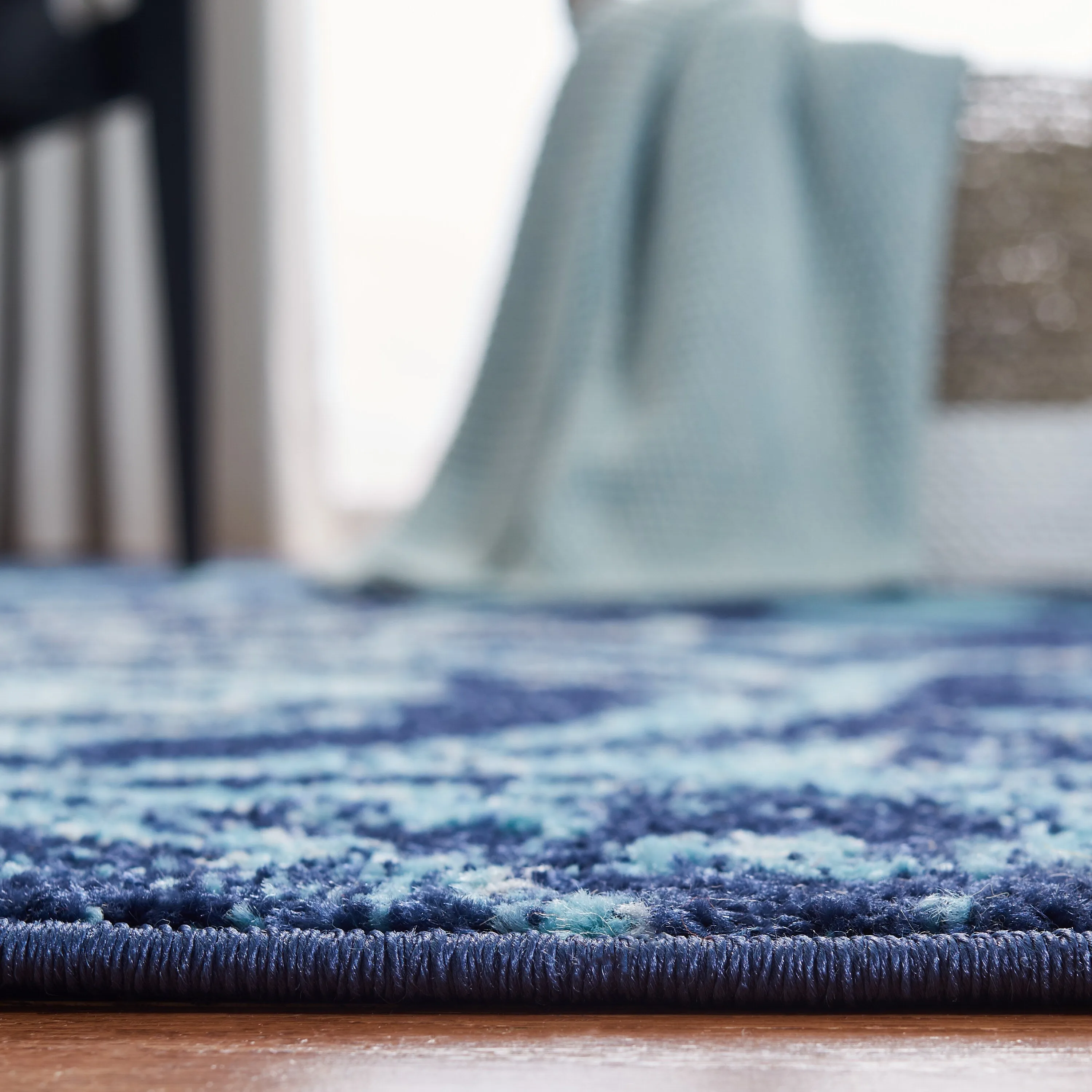 SAFAVIEH. Adirondack Rena Damask Floral Distressed Rug