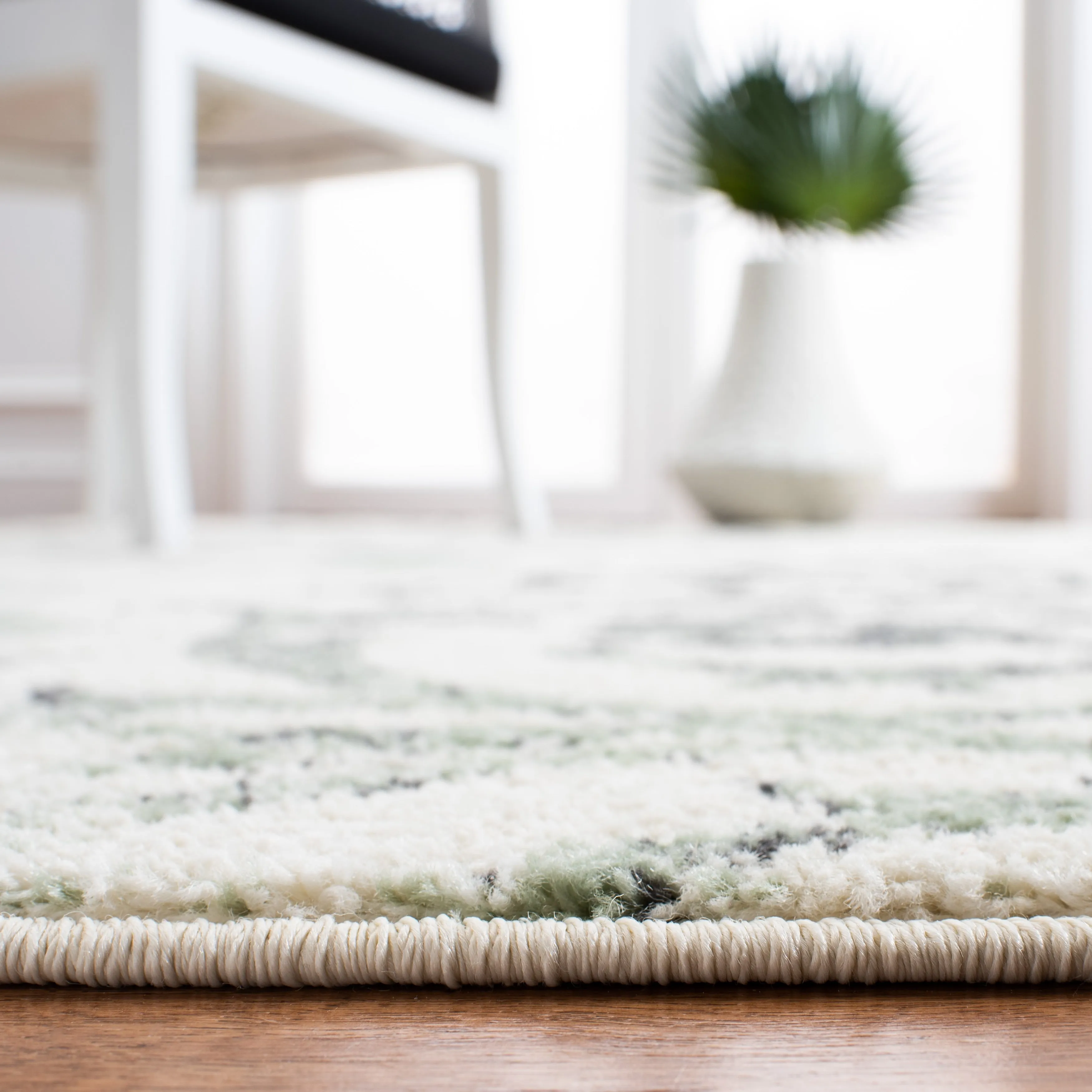 SAFAVIEH. Adirondack Rena Damask Floral Distressed Rug