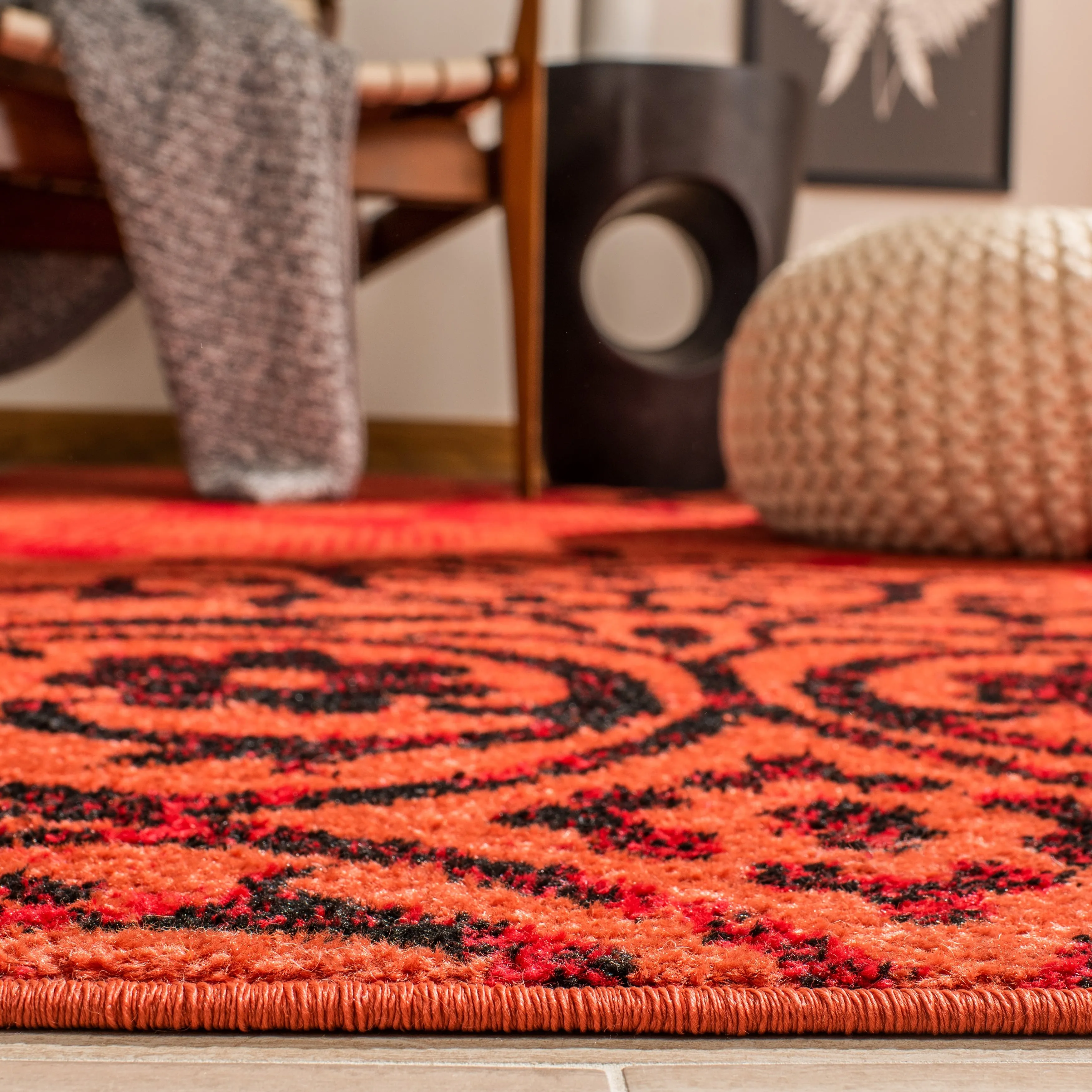 SAFAVIEH. Adirondack Rena Damask Floral Distressed Rug