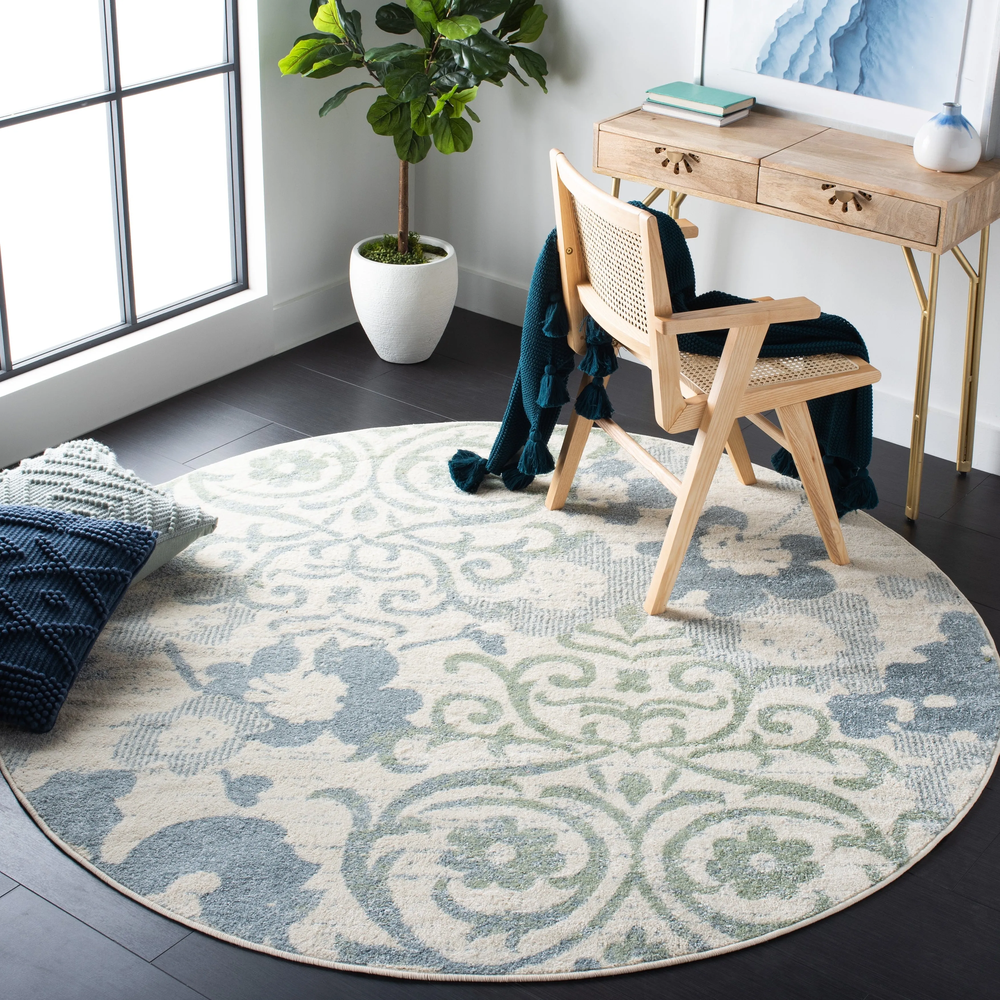 SAFAVIEH. Adirondack Rena Damask Floral Distressed Rug
