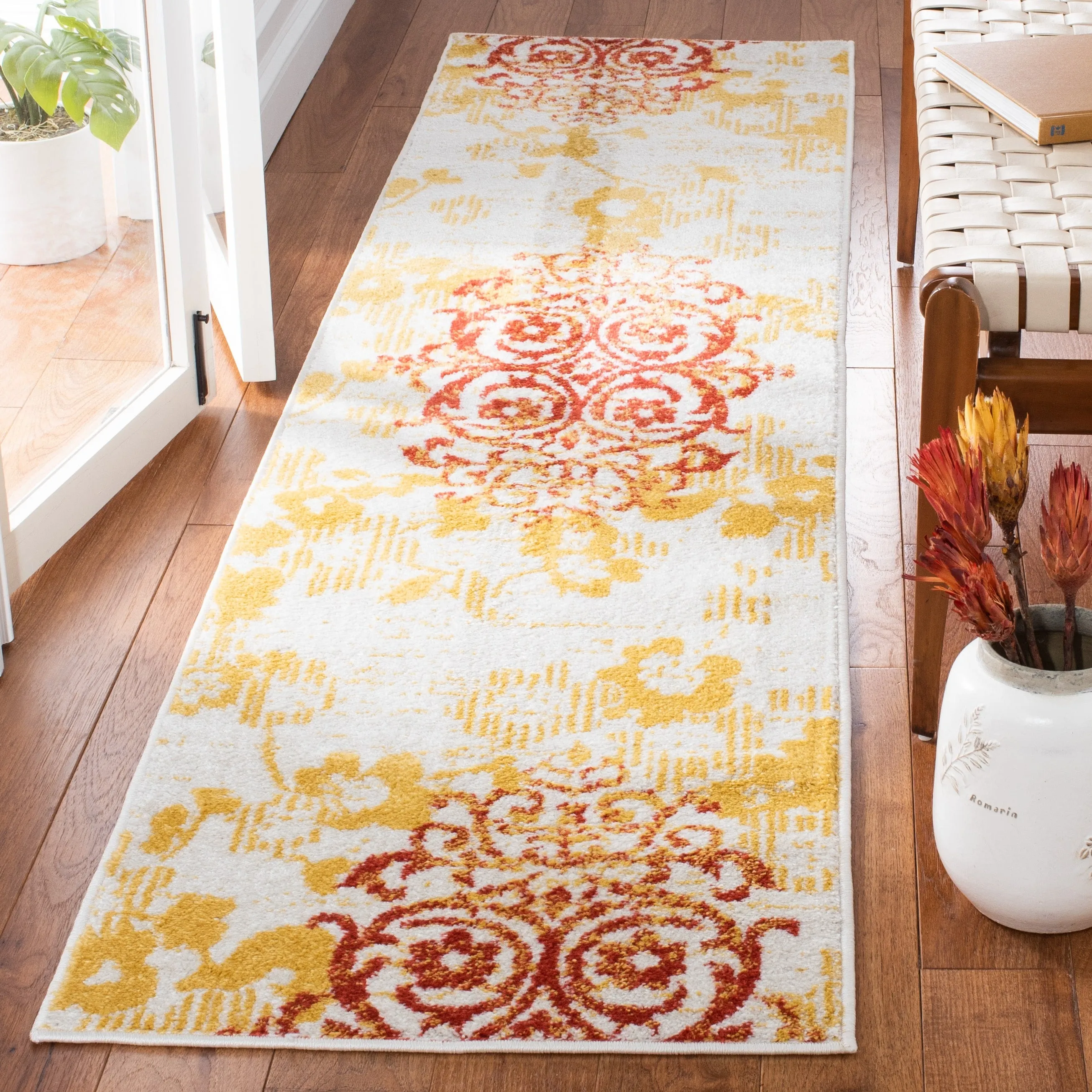 SAFAVIEH. Adirondack Rena Damask Floral Distressed Rug