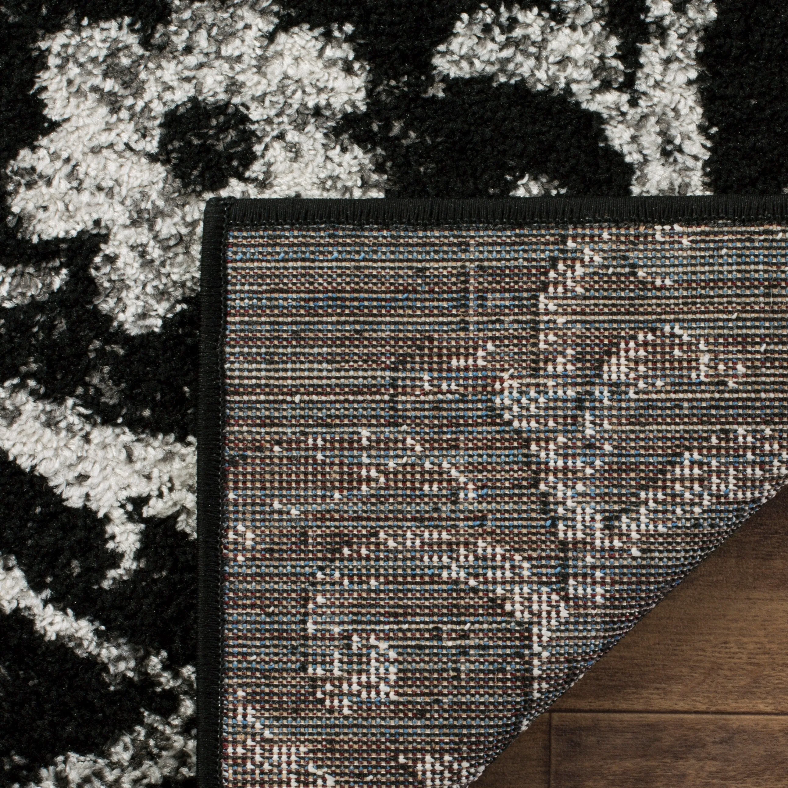 SAFAVIEH. Adirondack Rena Damask Floral Distressed Rug