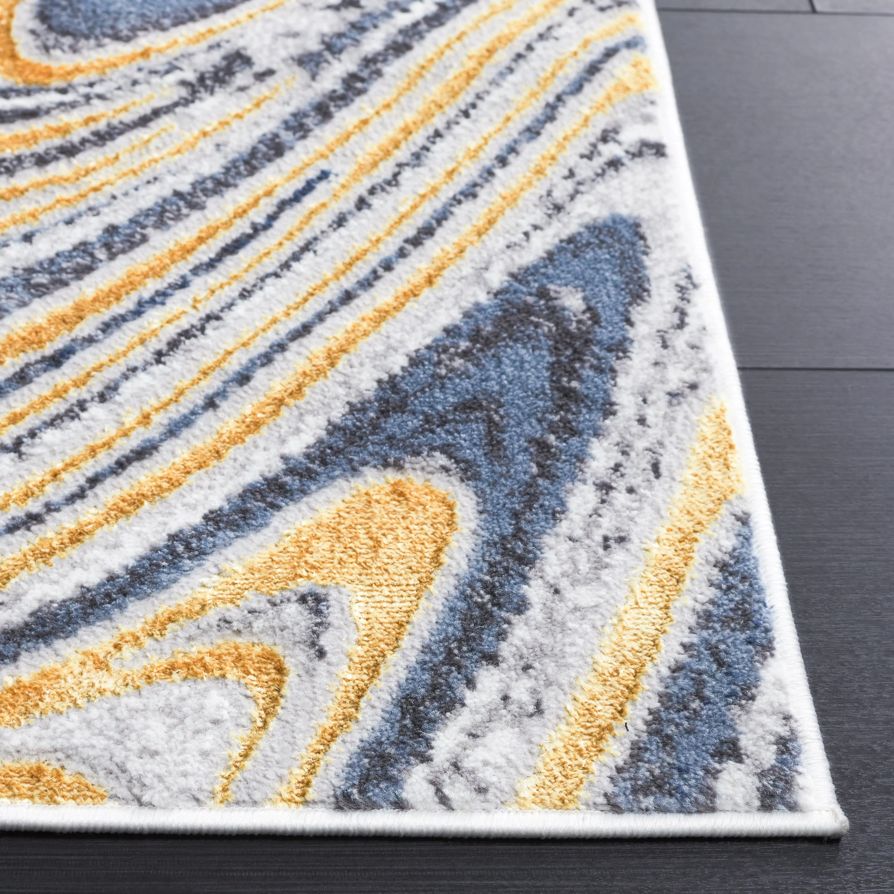 SAFAVIEH Amelia Fani Modern & Contemporary Rug