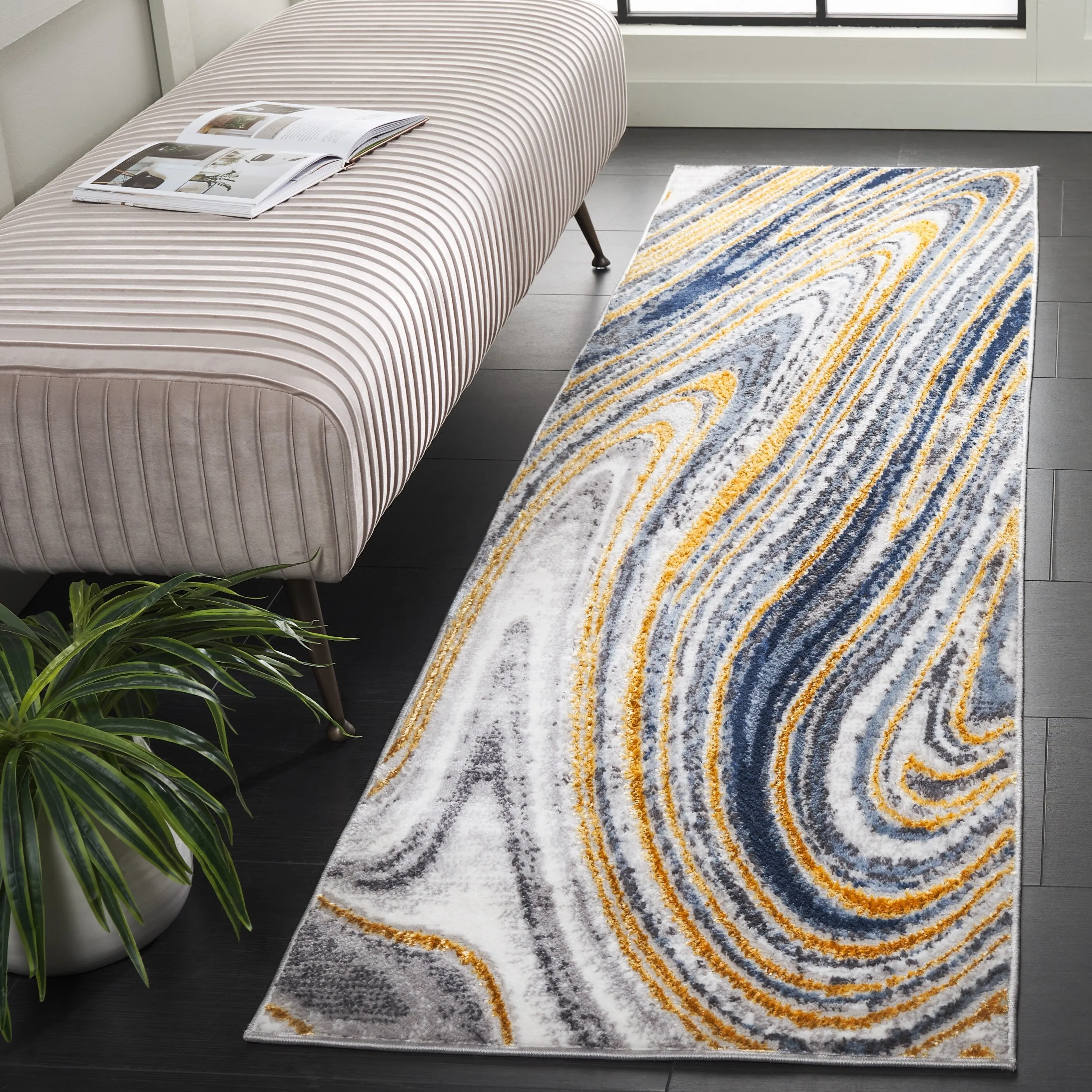 SAFAVIEH Amelia Fani Modern & Contemporary Rug