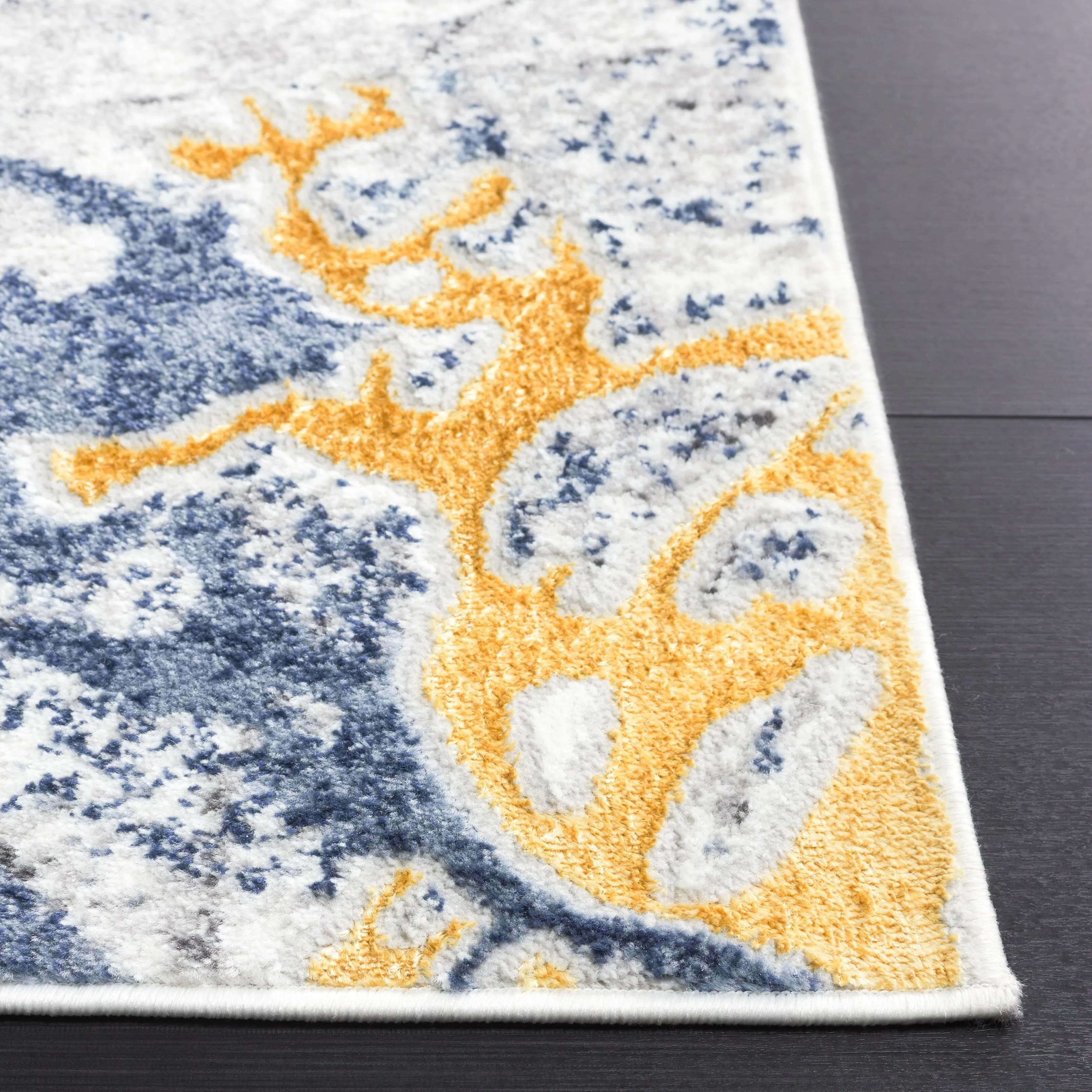 SAFAVIEH Amelia Tamar Modern & Contemporary Rug