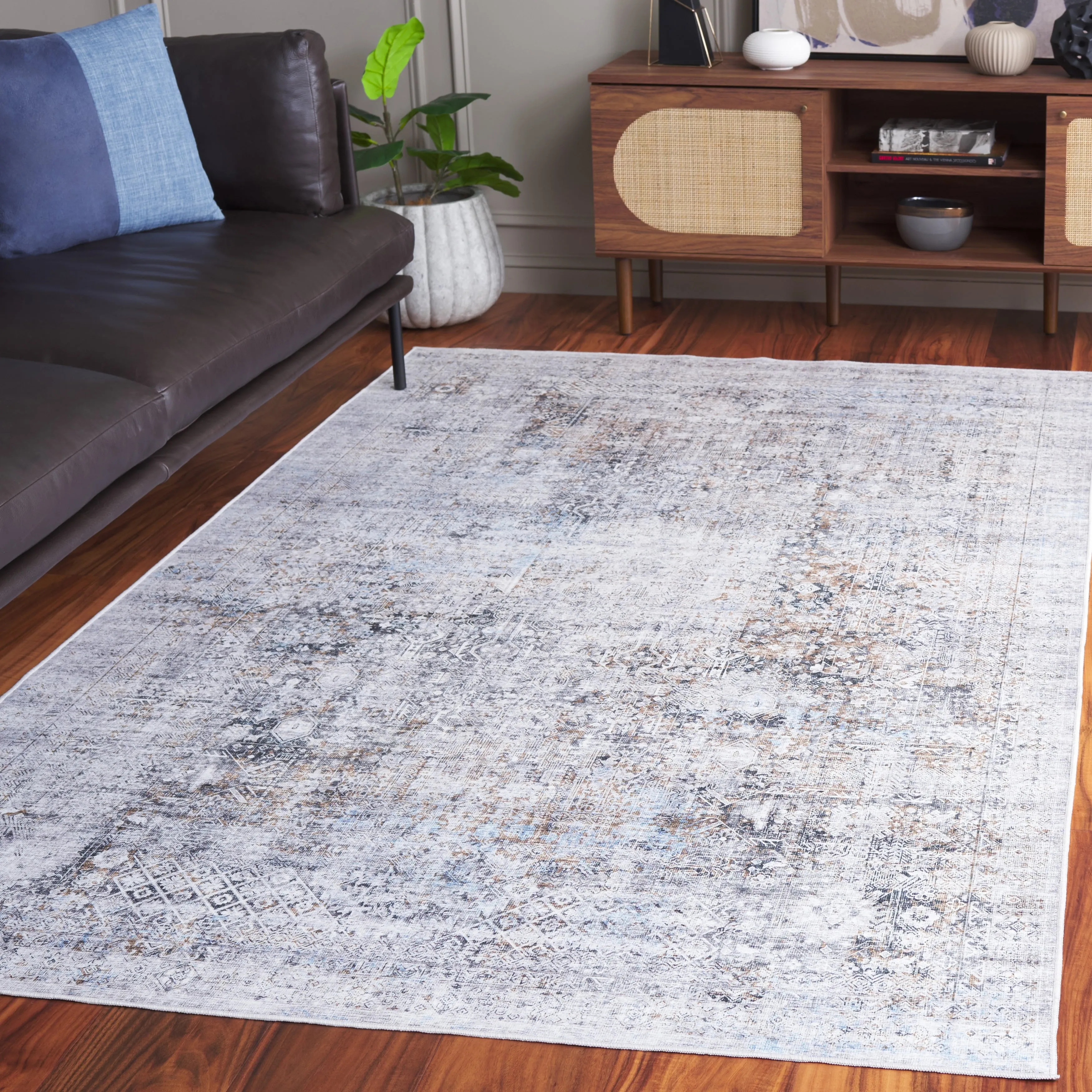 SAFAVIEH Arizona Ajkune Vintage Rug