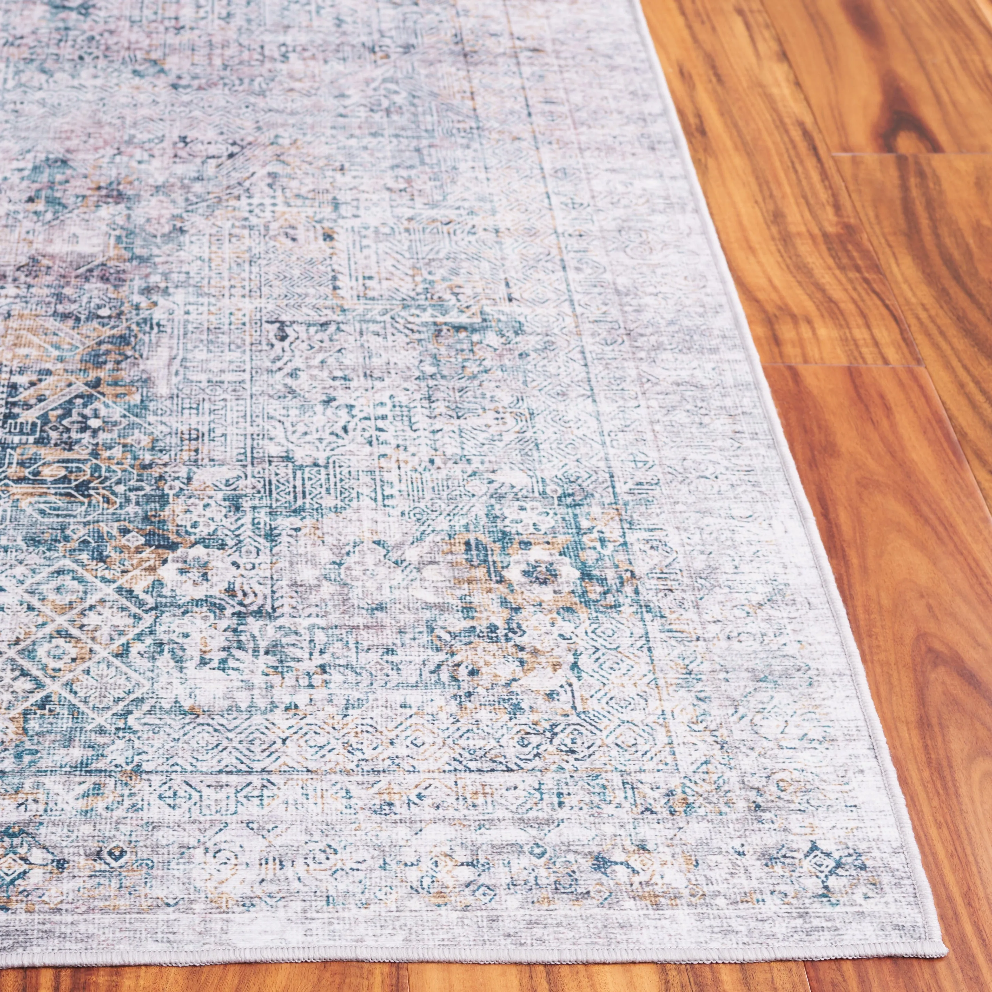 SAFAVIEH Arizona Ajkune Vintage Rug
