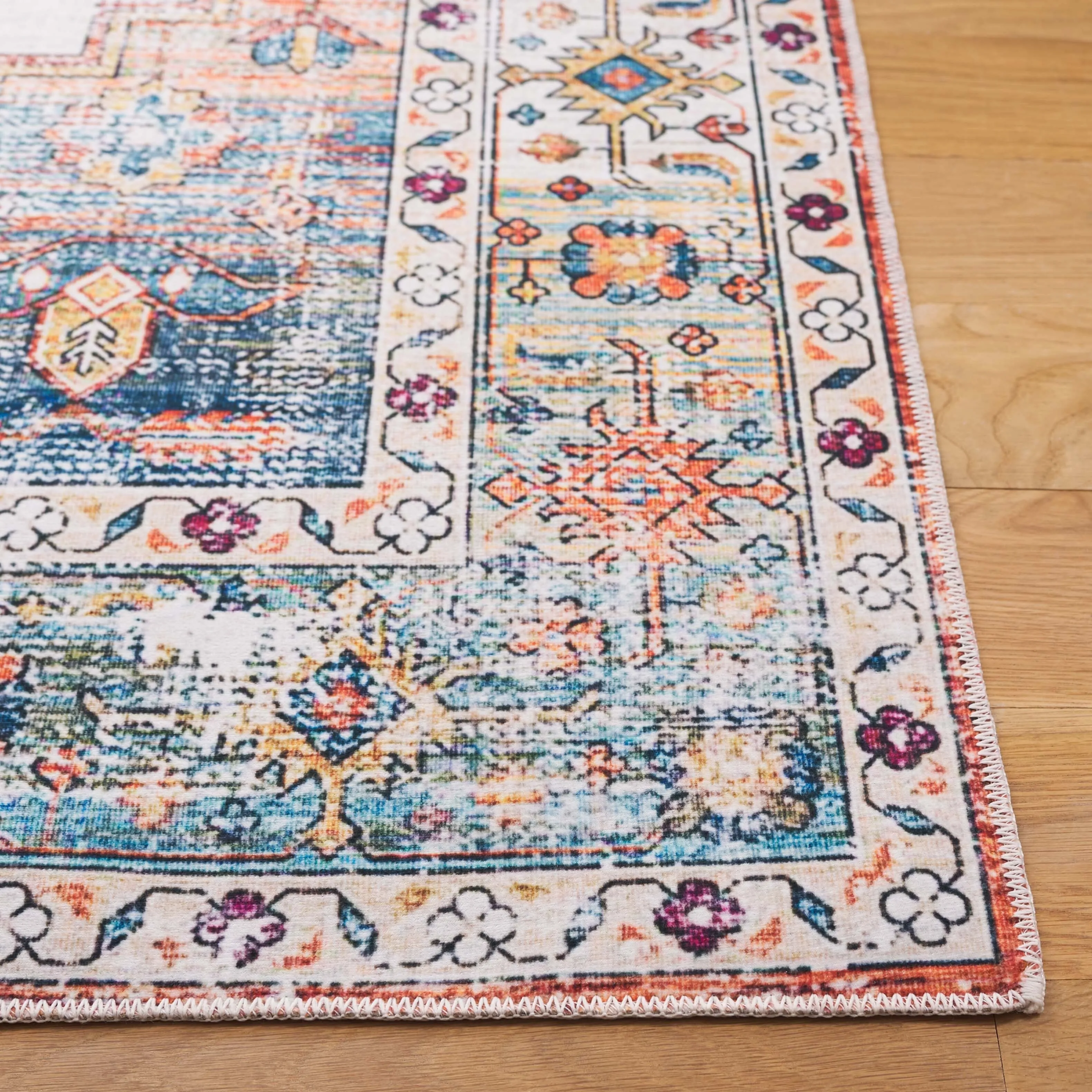 SAFAVIEH Arizona Grytsje Vintage Machine Washable Rug.