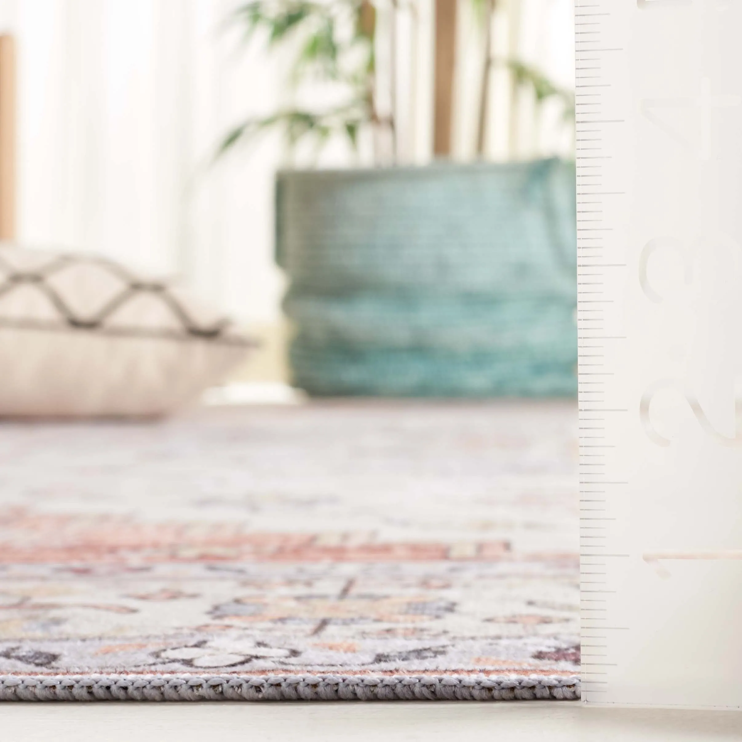 SAFAVIEH Arizona Grytsje Vintage Machine Washable Rug.