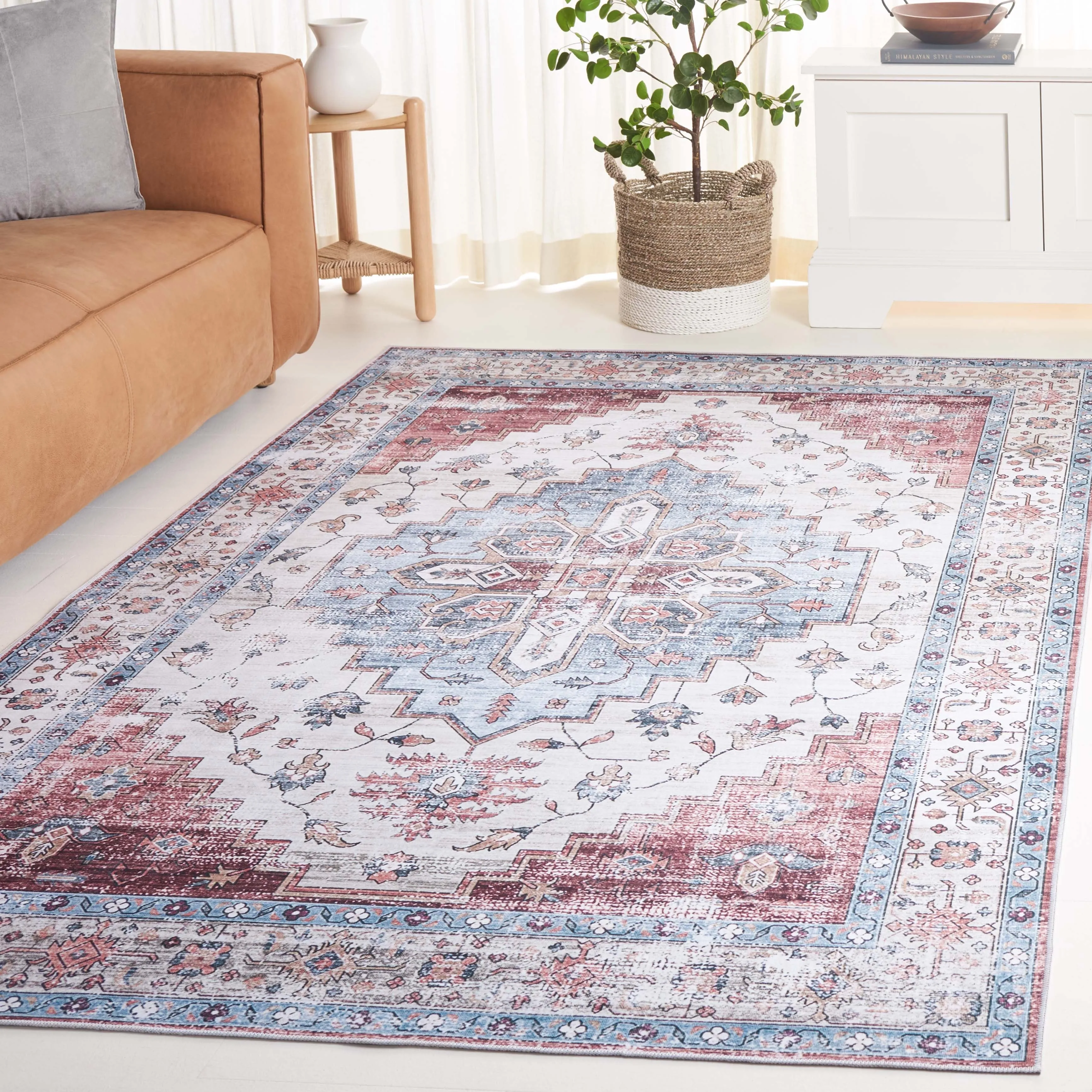 SAFAVIEH Arizona Grytsje Vintage Machine Washable Rug.