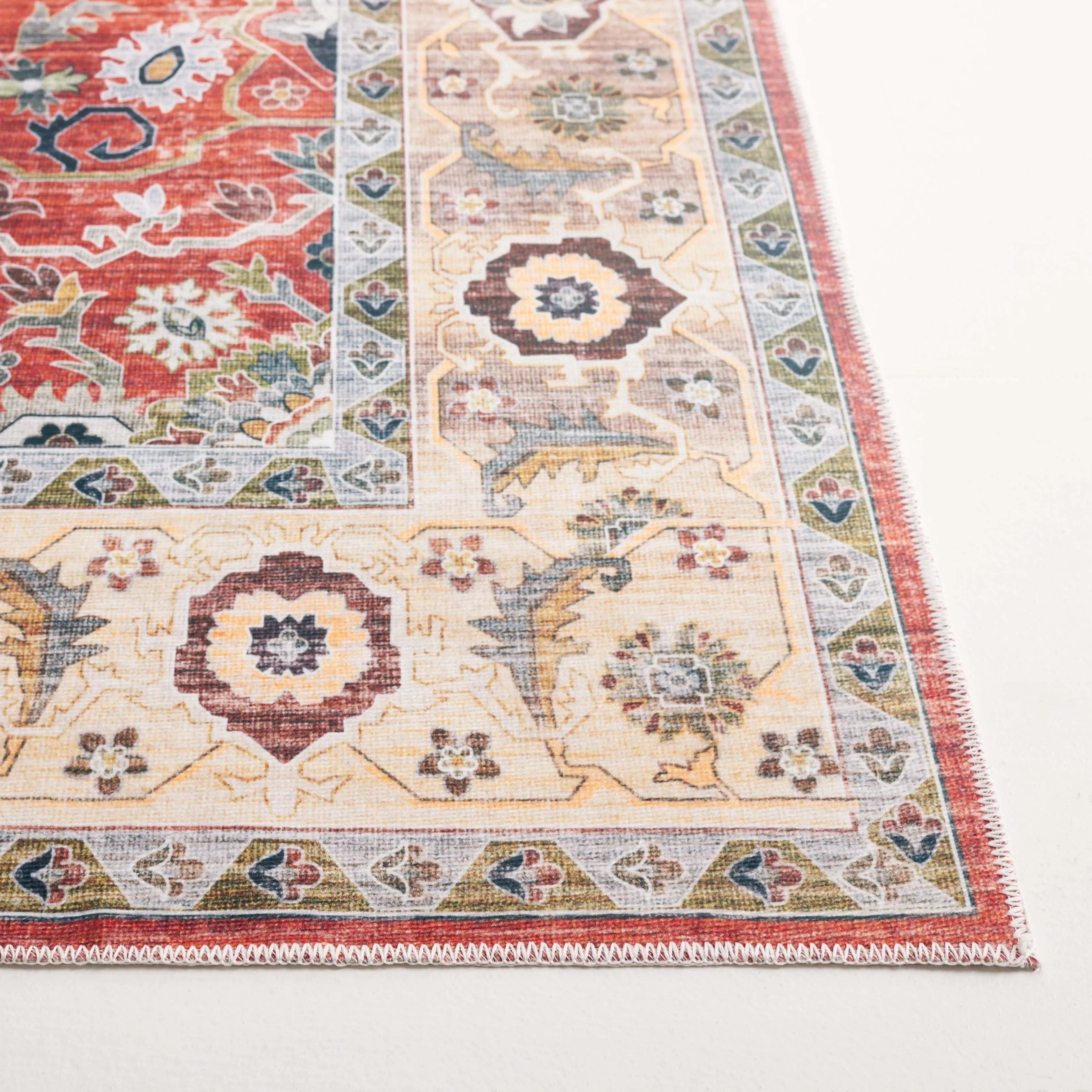 SAFAVIEH Arizona Ketrin Vintage Machine Washable Rug