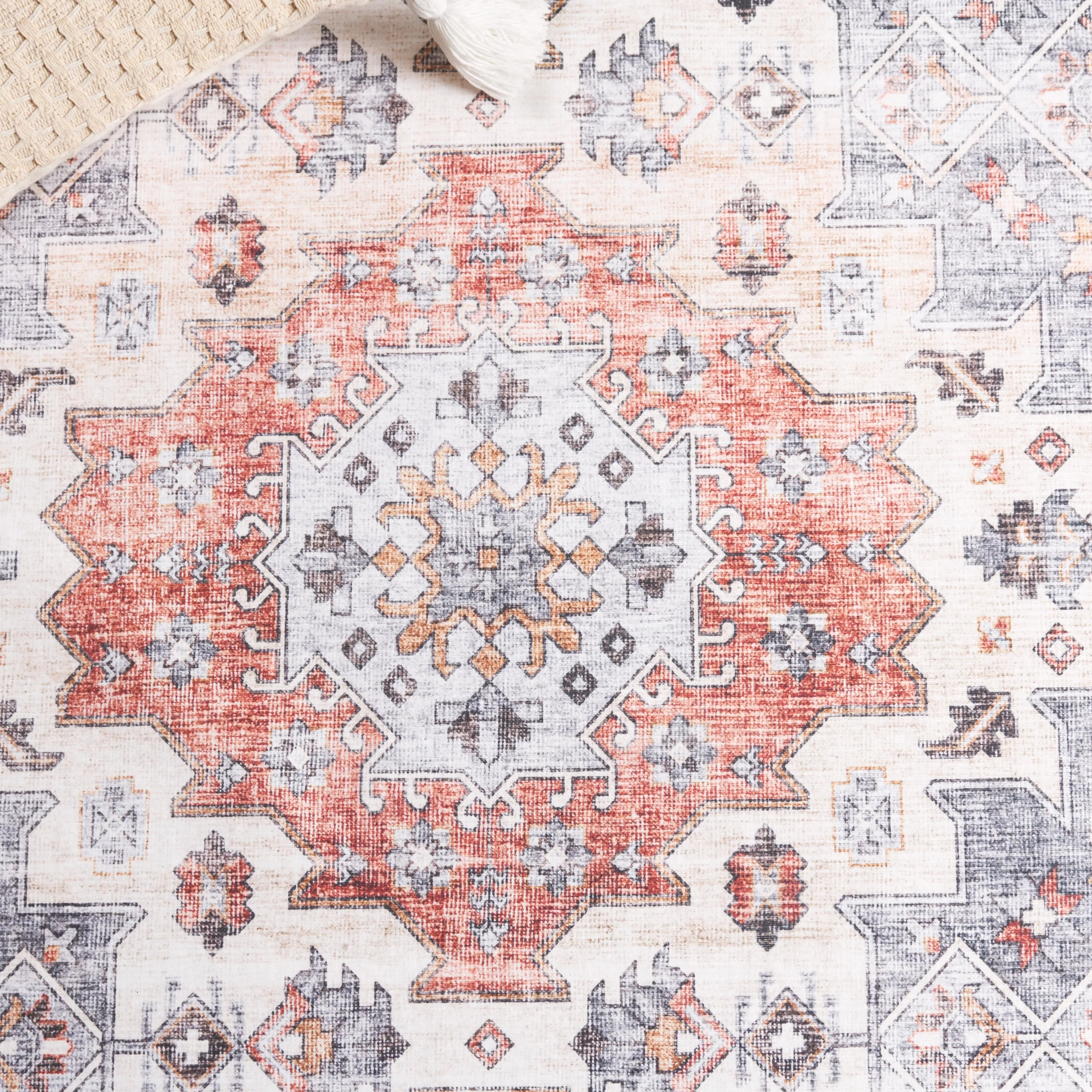 SAFAVIEH Arizona Michie Vintage Rug