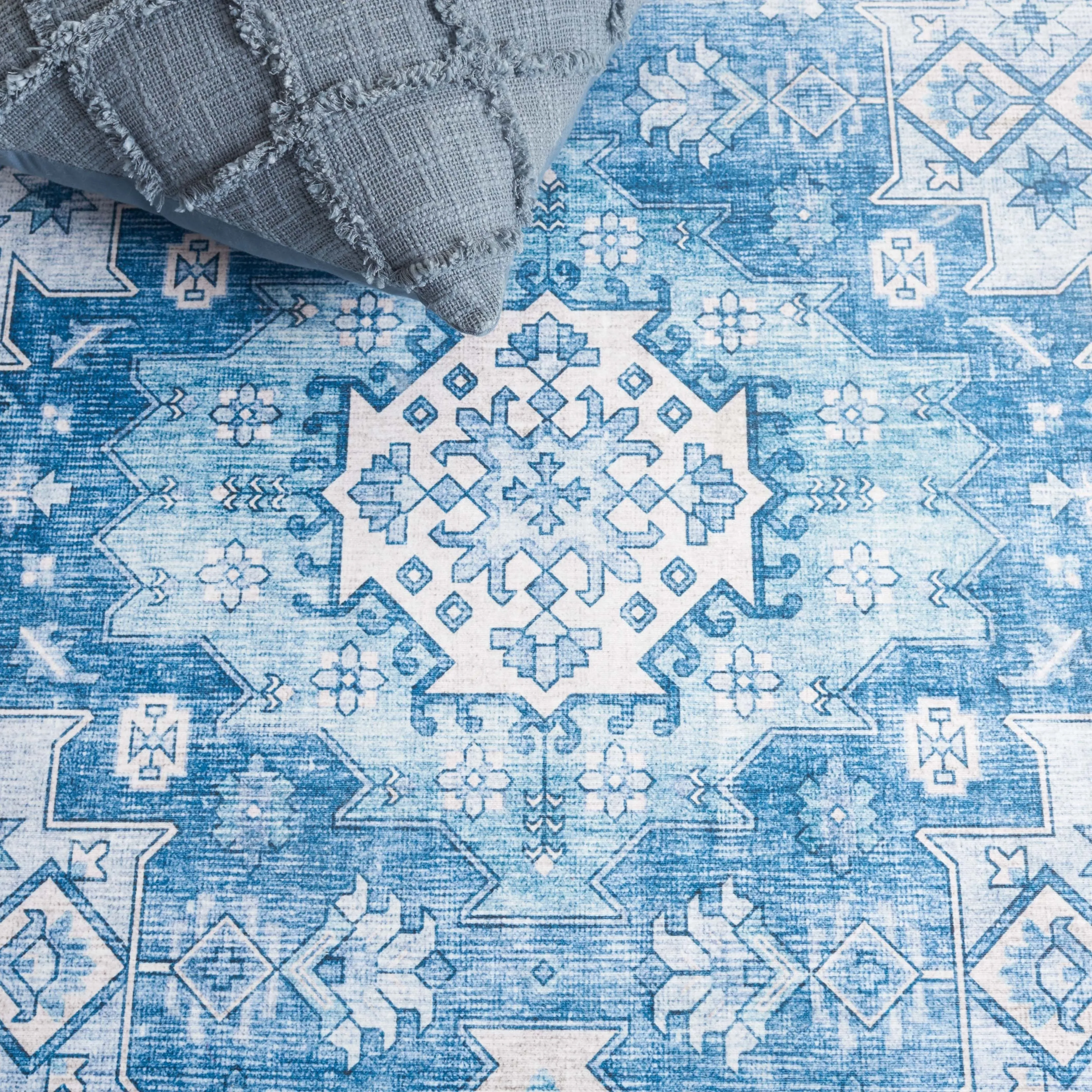 SAFAVIEH Arizona Michie Vintage Rug