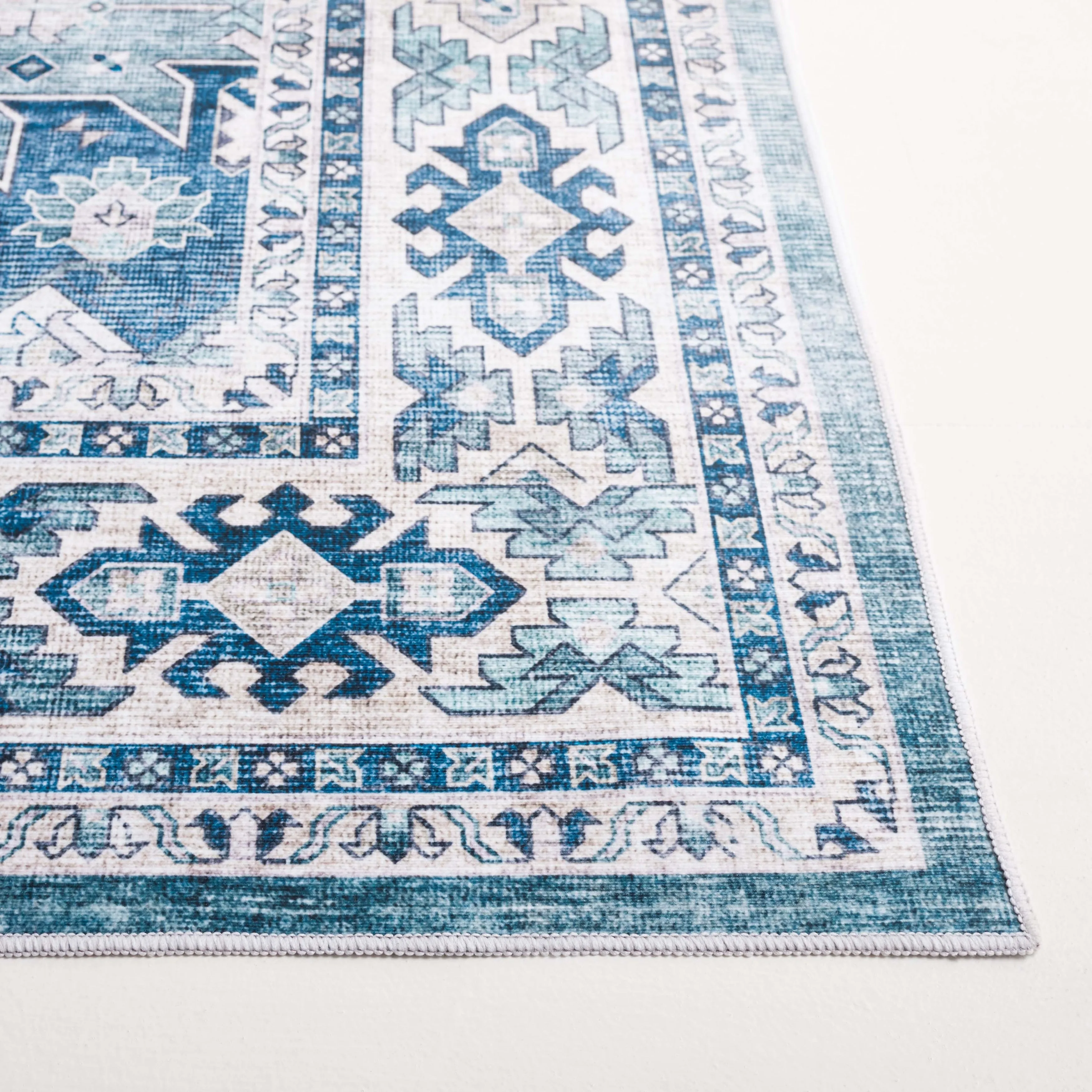 SAFAVIEH Arizona Michie Vintage Rug