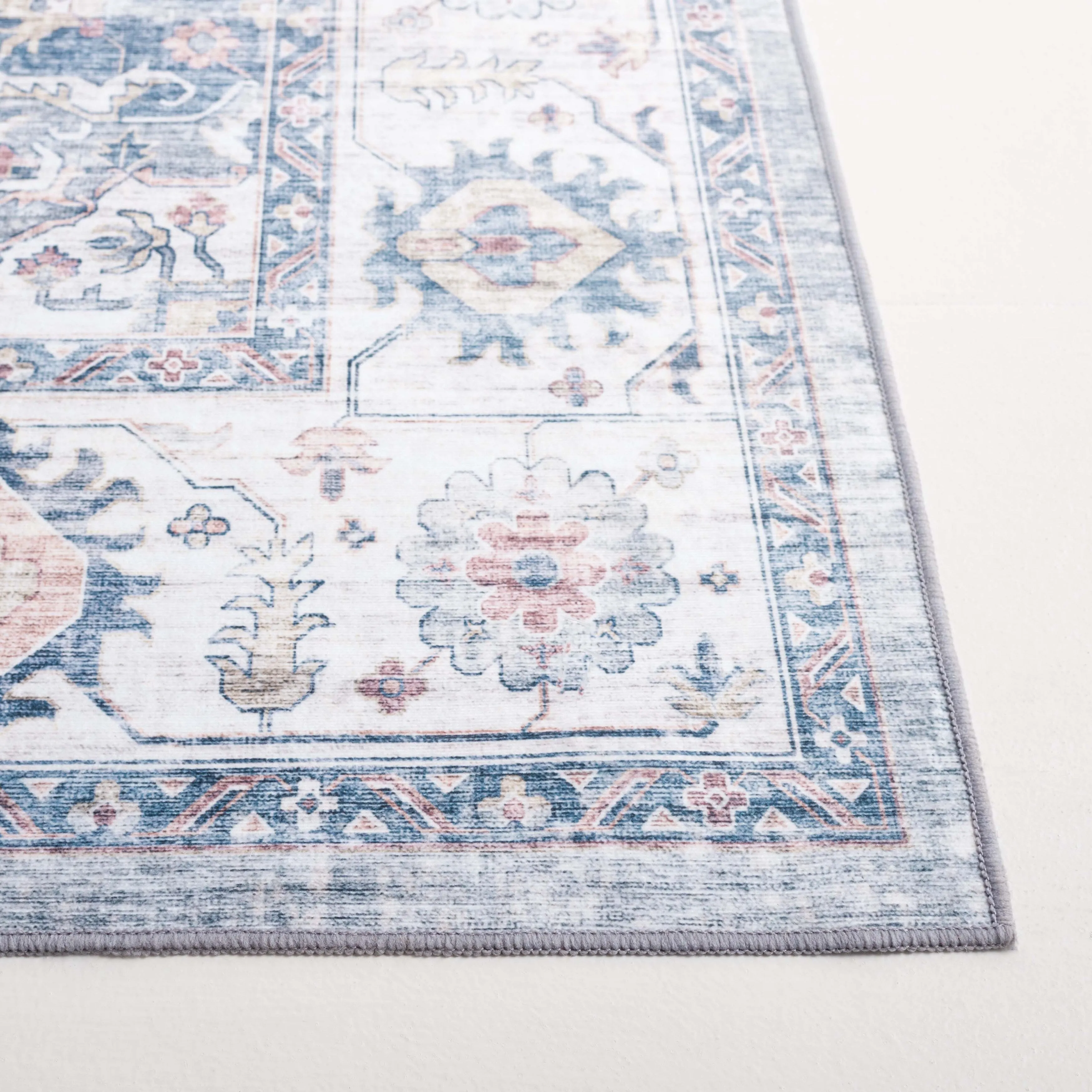 SAFAVIEH Arizona Radia Vintage Rug