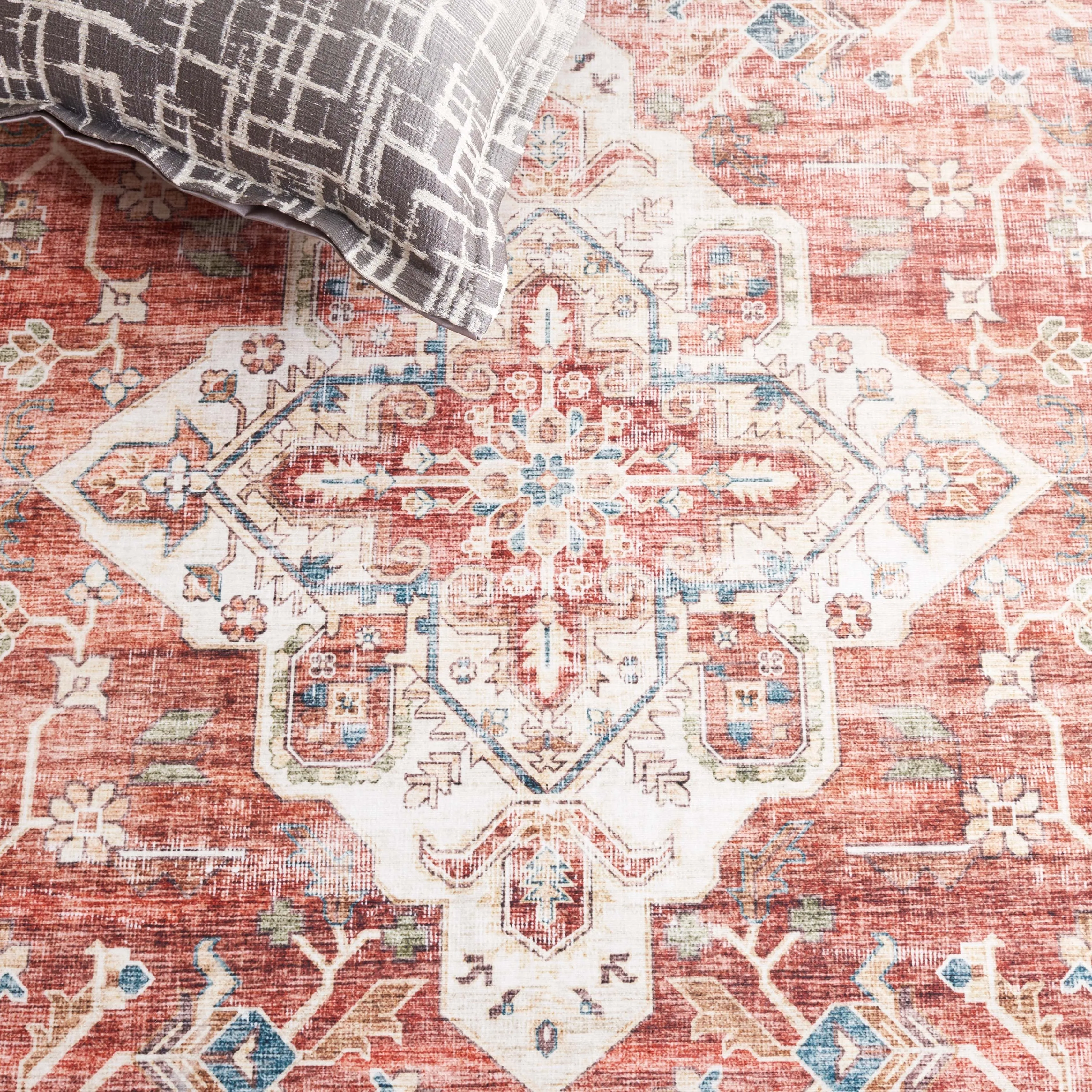 SAFAVIEH Arizona Zografia Vintage Rug