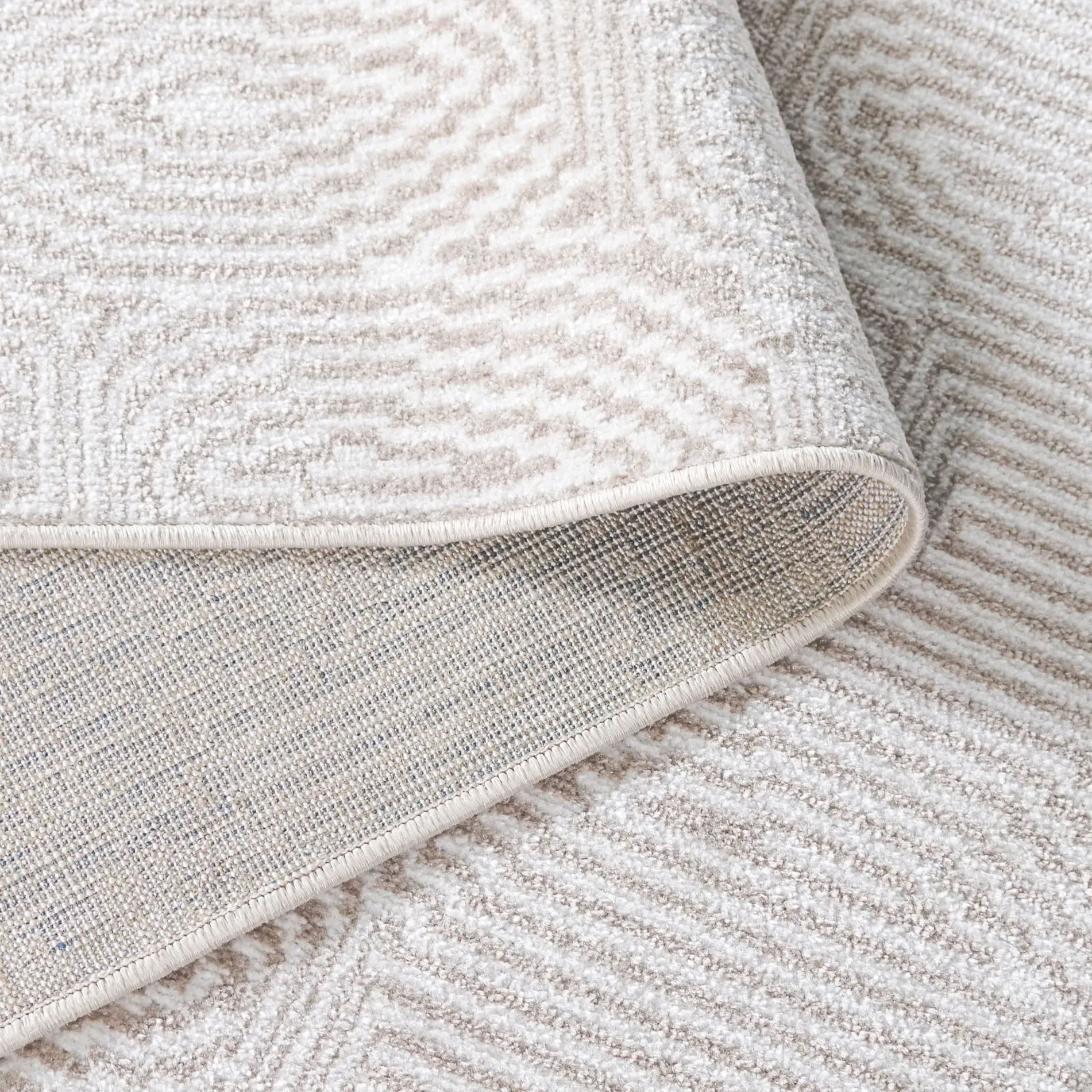 SAFAVIEH Bayside Dijanka Machine Washable Rug