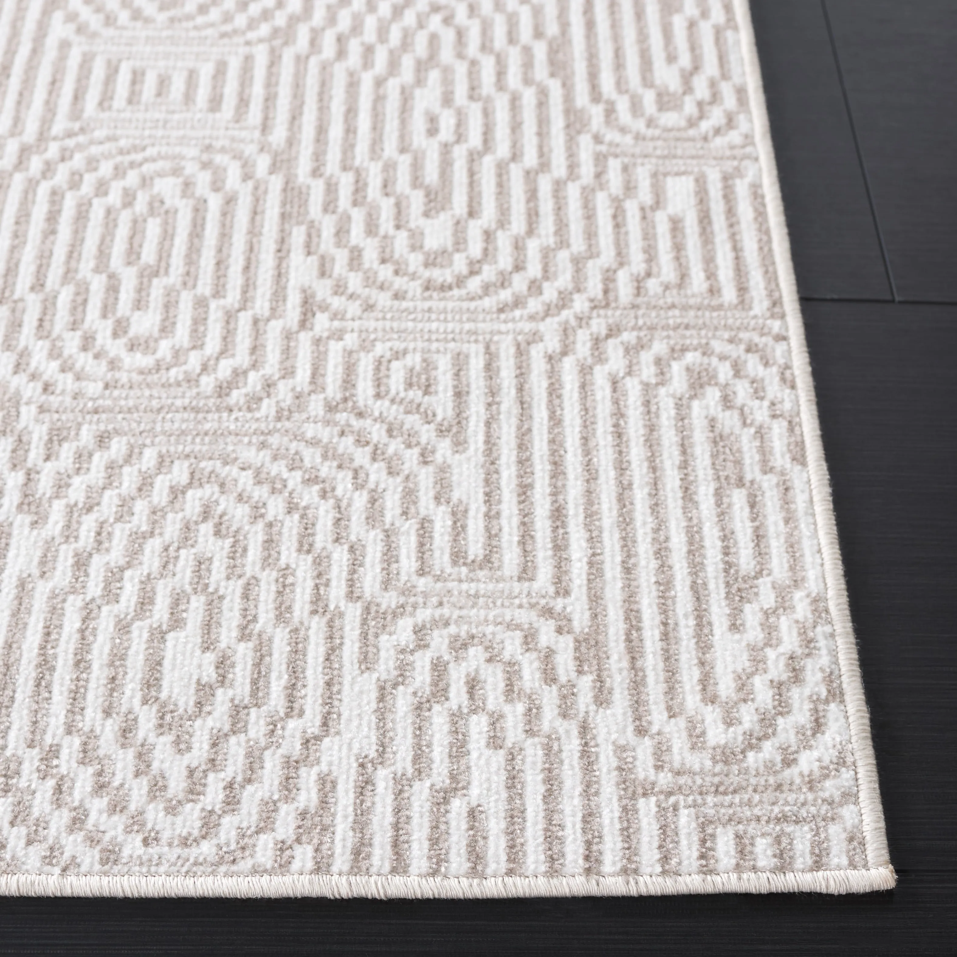 SAFAVIEH Bayside Dijanka Machine Washable Rug
