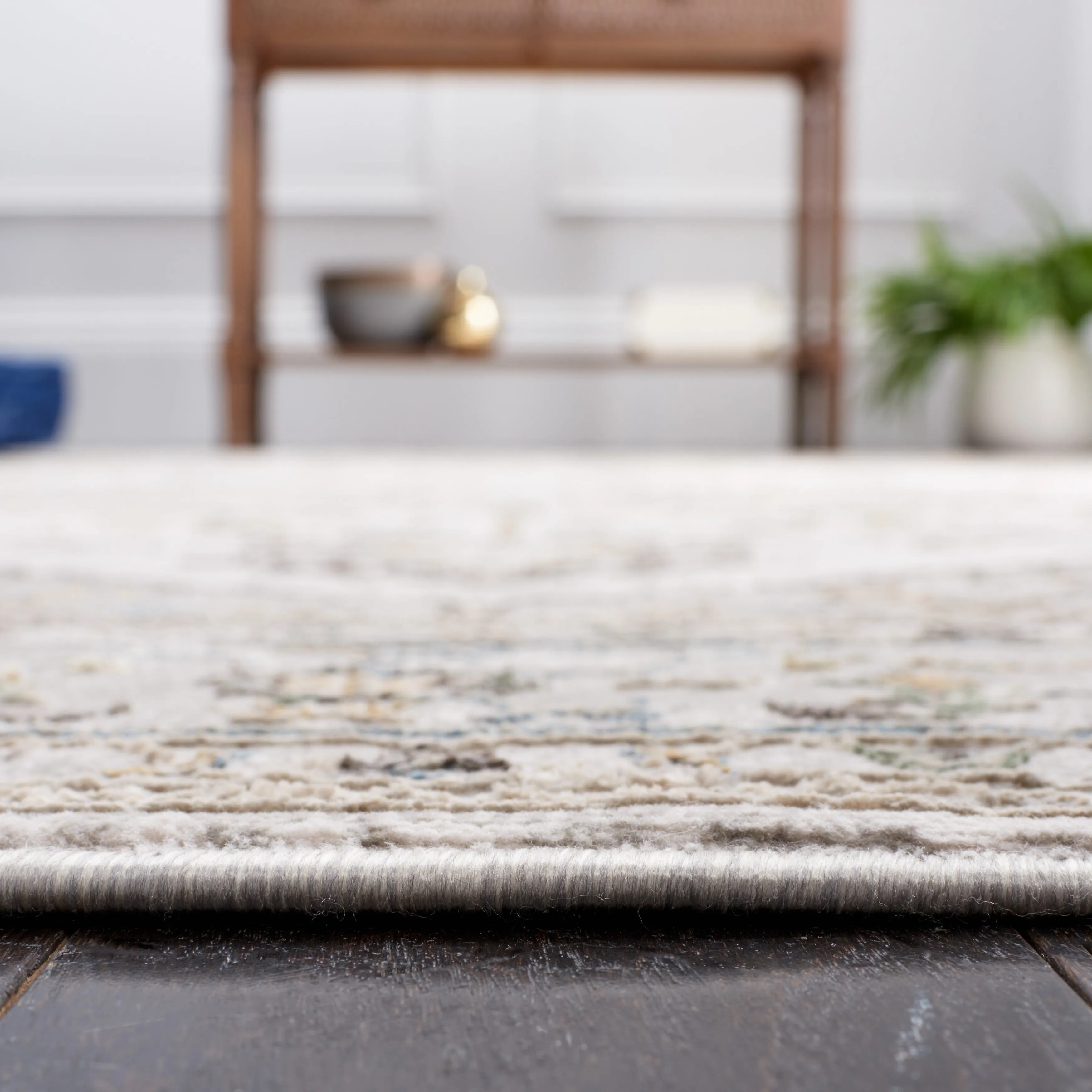 SAFAVIEH Bel Air Nara Modern & Contemporary Rug