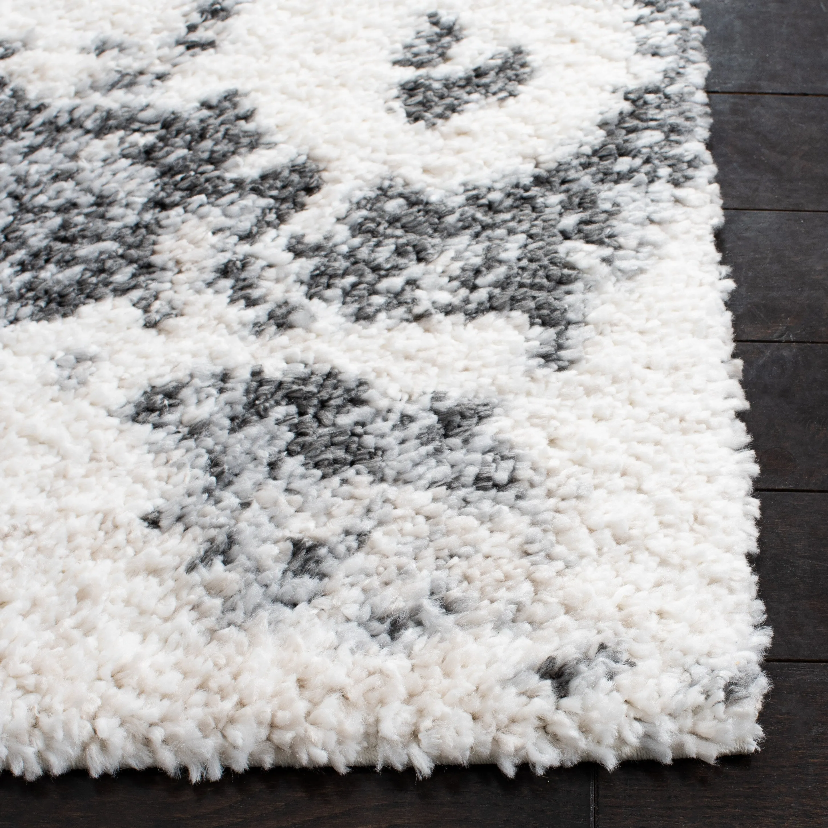 SAFAVIEH Berber Shag Dritana Modern 1.2-inch Thick Rug
