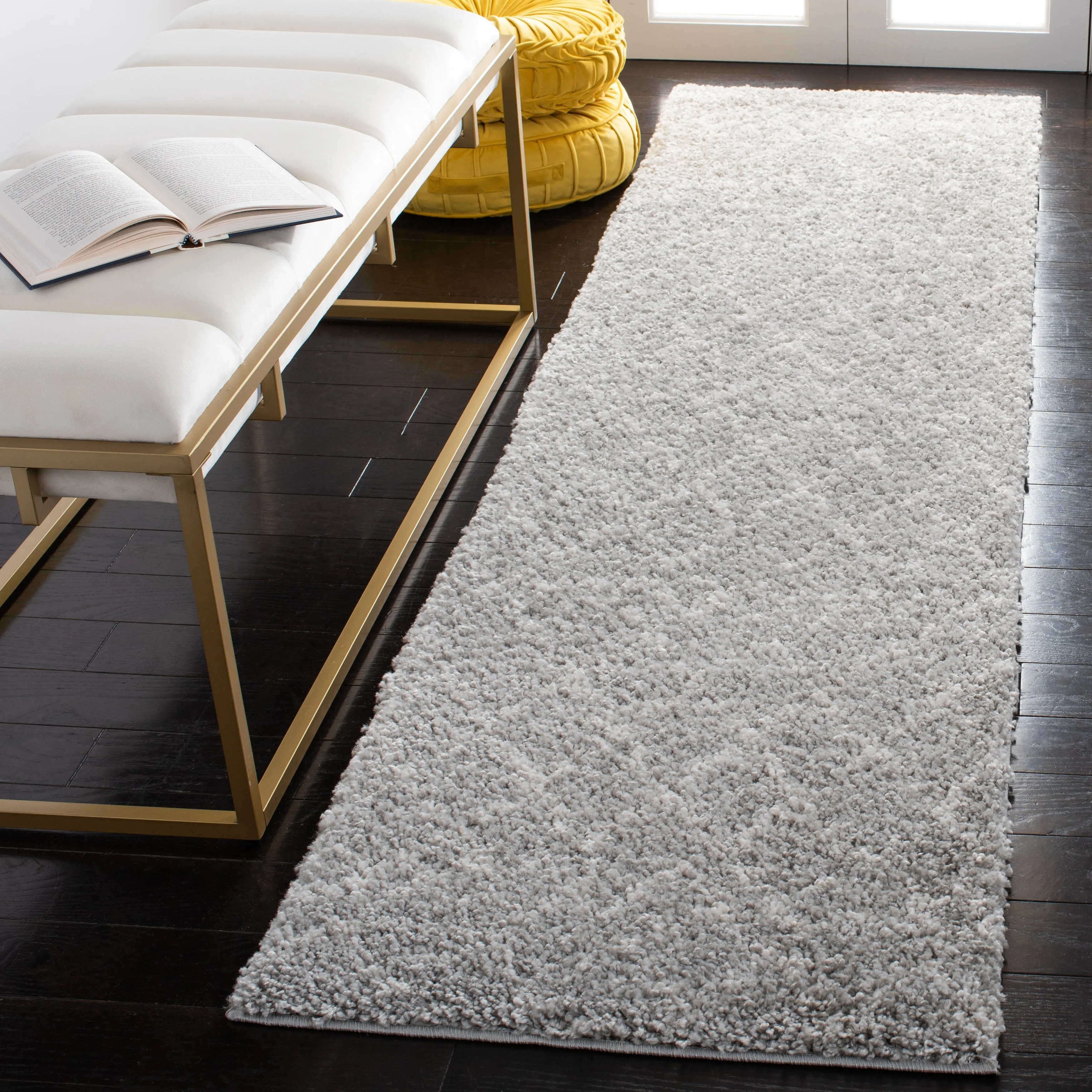 SAFAVIEH Berber Shag Ilmie Light Grey/Cream Rug