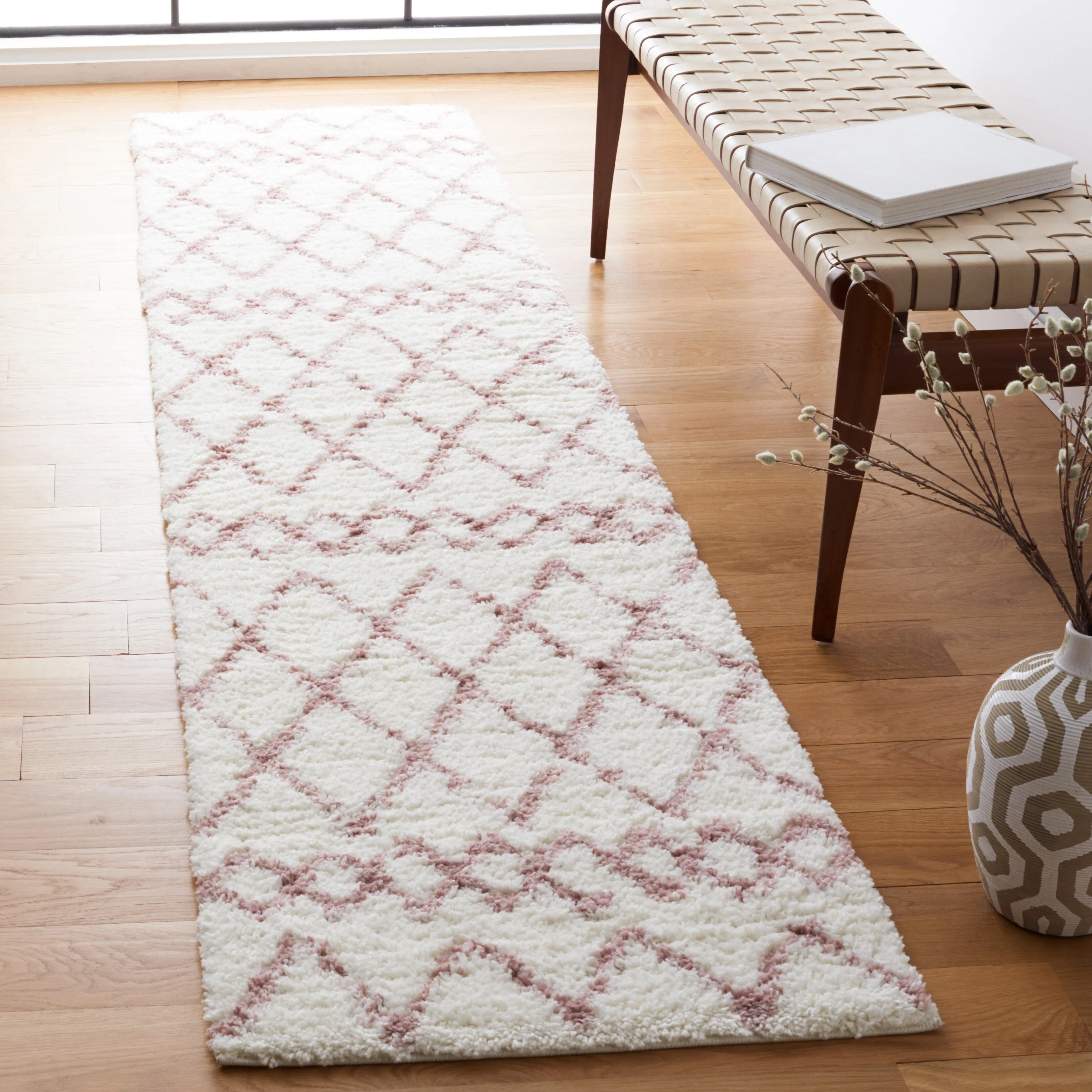 SAFAVIEH Berber Shag Ilmie Light Grey/Cream Rug