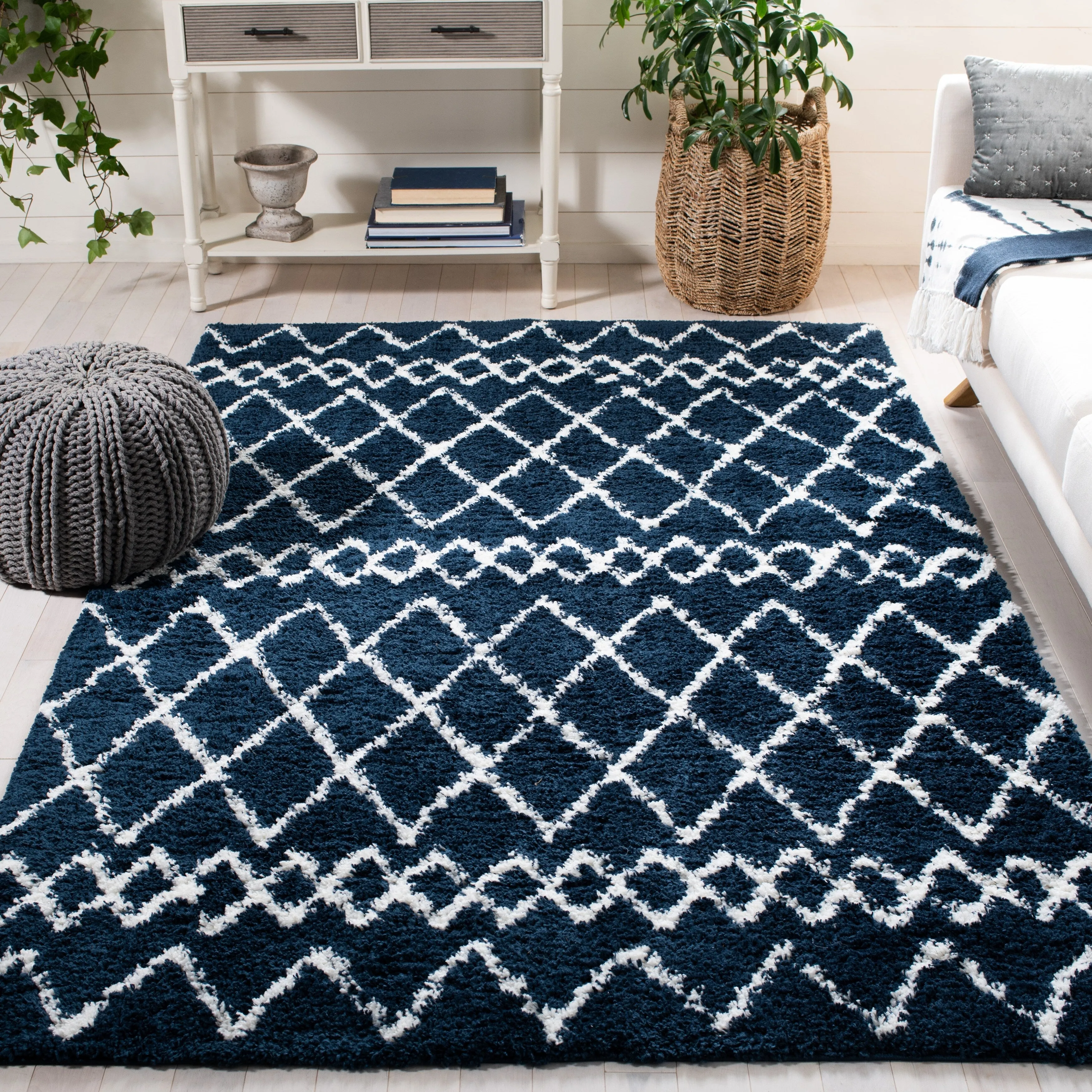 SAFAVIEH Berber Shag Ilmie Light Grey/Cream Rug