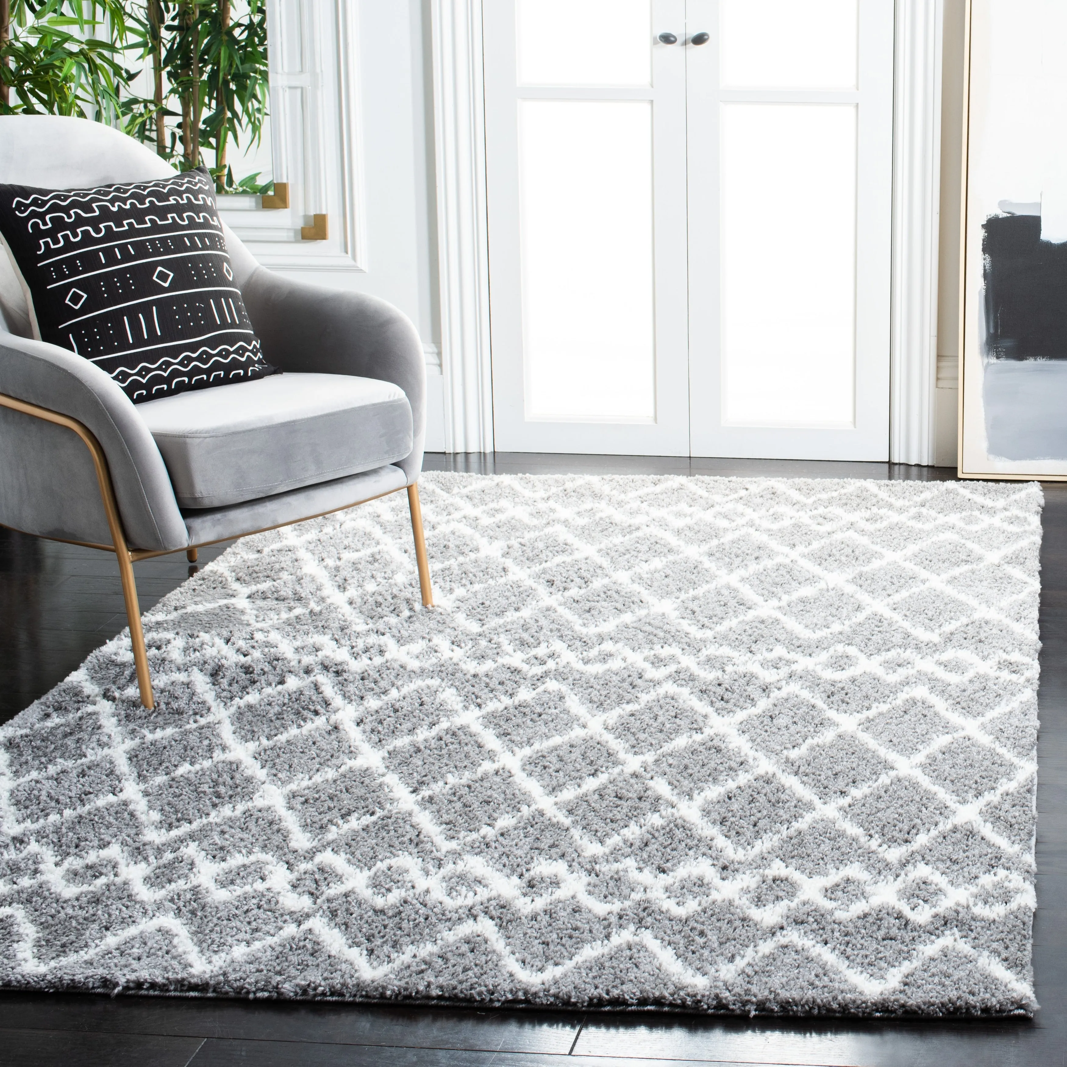 SAFAVIEH Berber Shag Ilmie Light Grey/Cream Rug