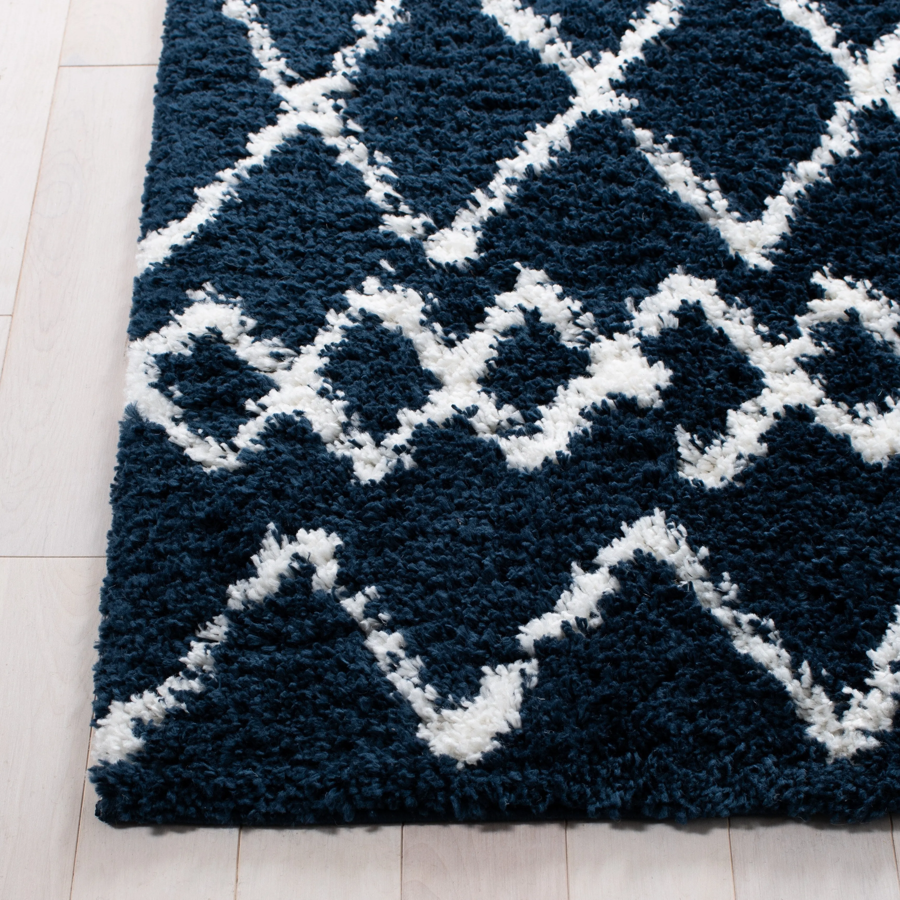 SAFAVIEH Berber Shag Ilmie Light Grey/Cream Rug