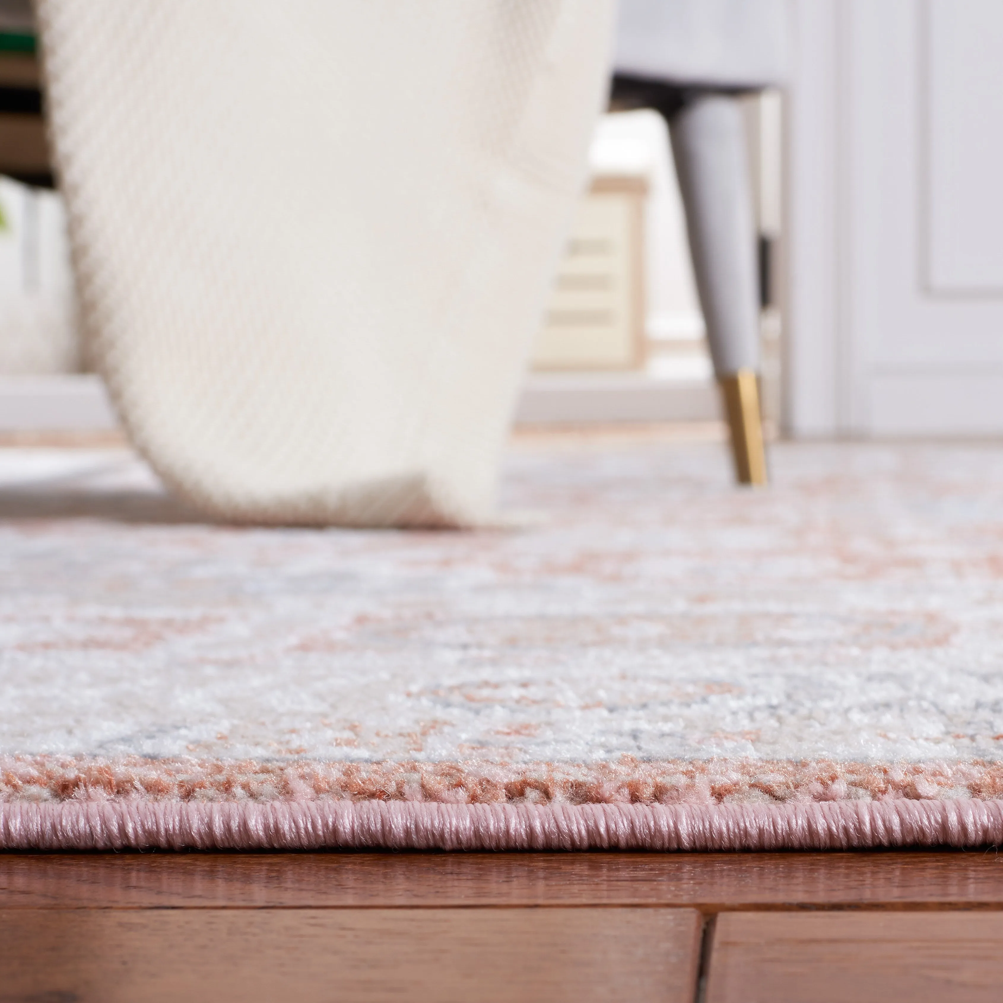 SAFAVIEH Blair Machine Washable Tomiko Slip Resistant Rug