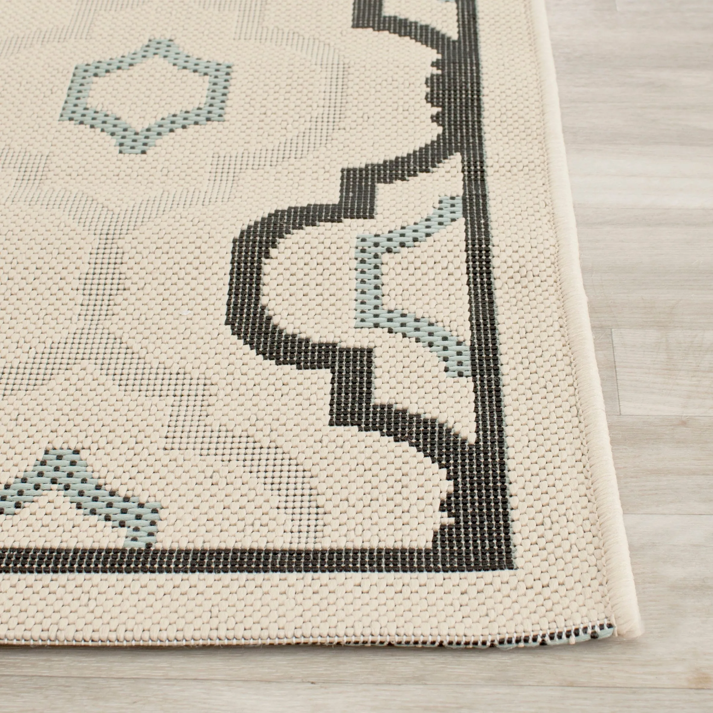 SAFAVIEH Courtyard Annmarie Indoor/ Outdoor Waterproof Patio Backyard Rug - Beige/Black - 5'3 x 7'7