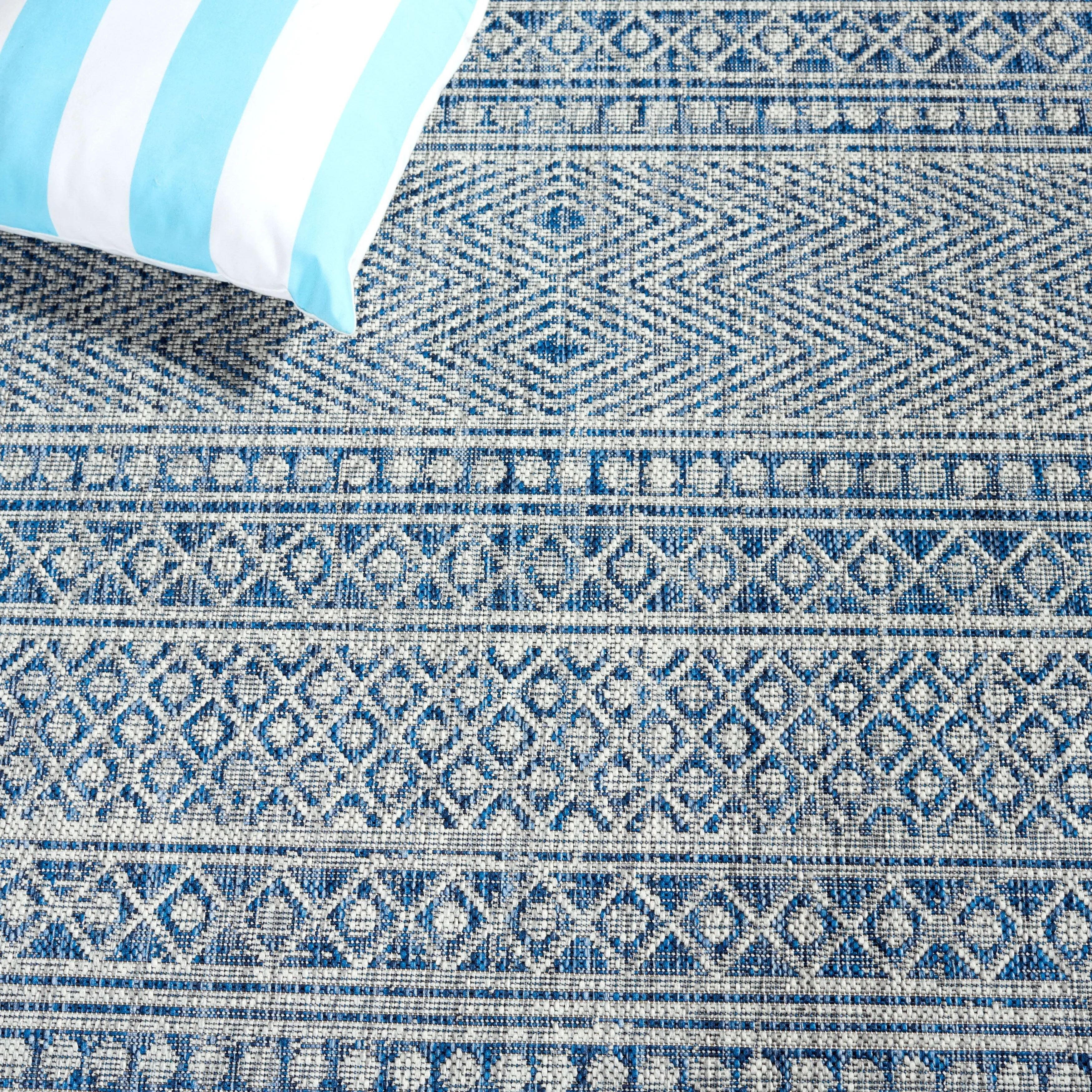 SAFAVIEH Courtyard Zikrija Transitional Rug - Navy/Grey - 8' x 11'