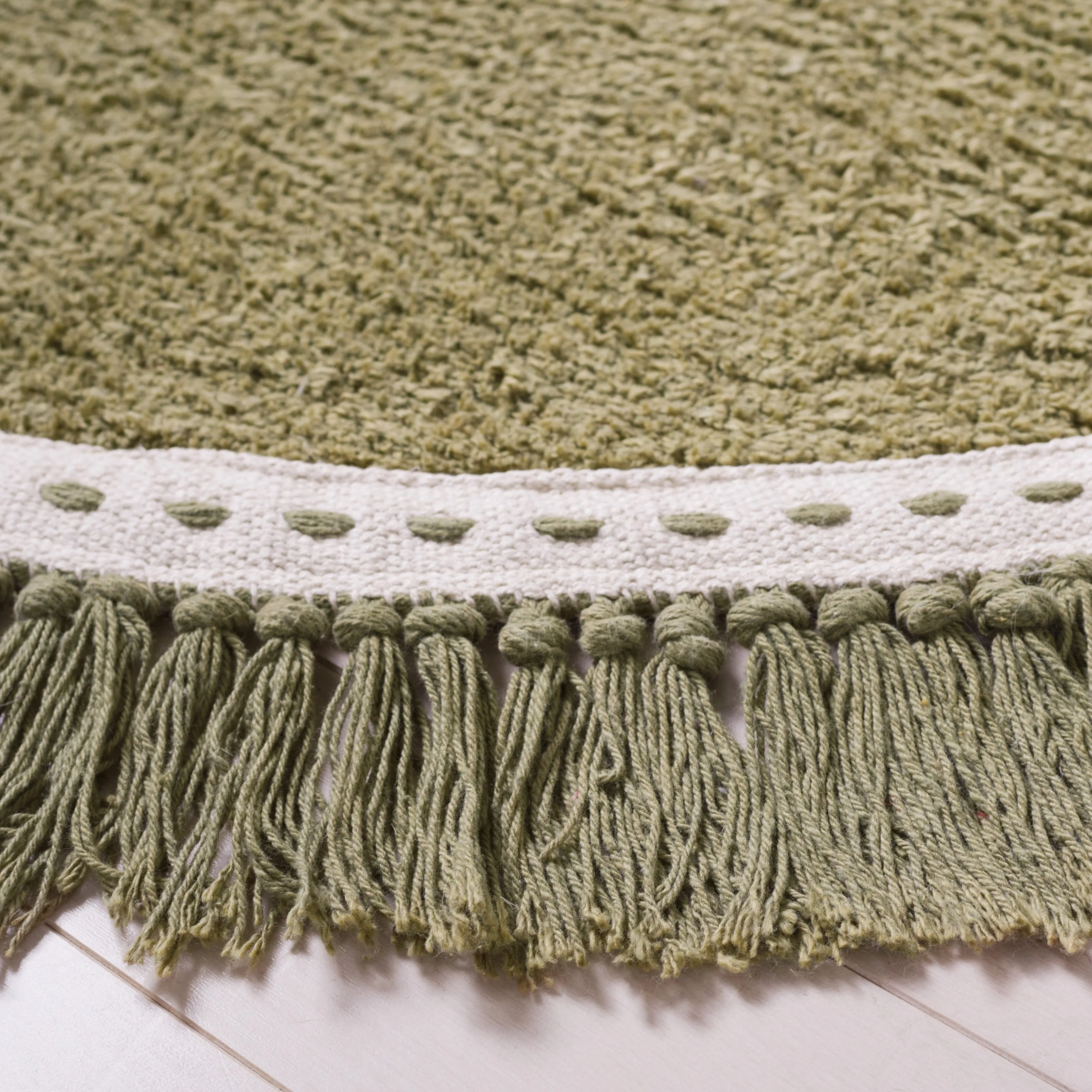 SAFAVIEH Easy Care Machine Washable Zenepe Trientje Rug