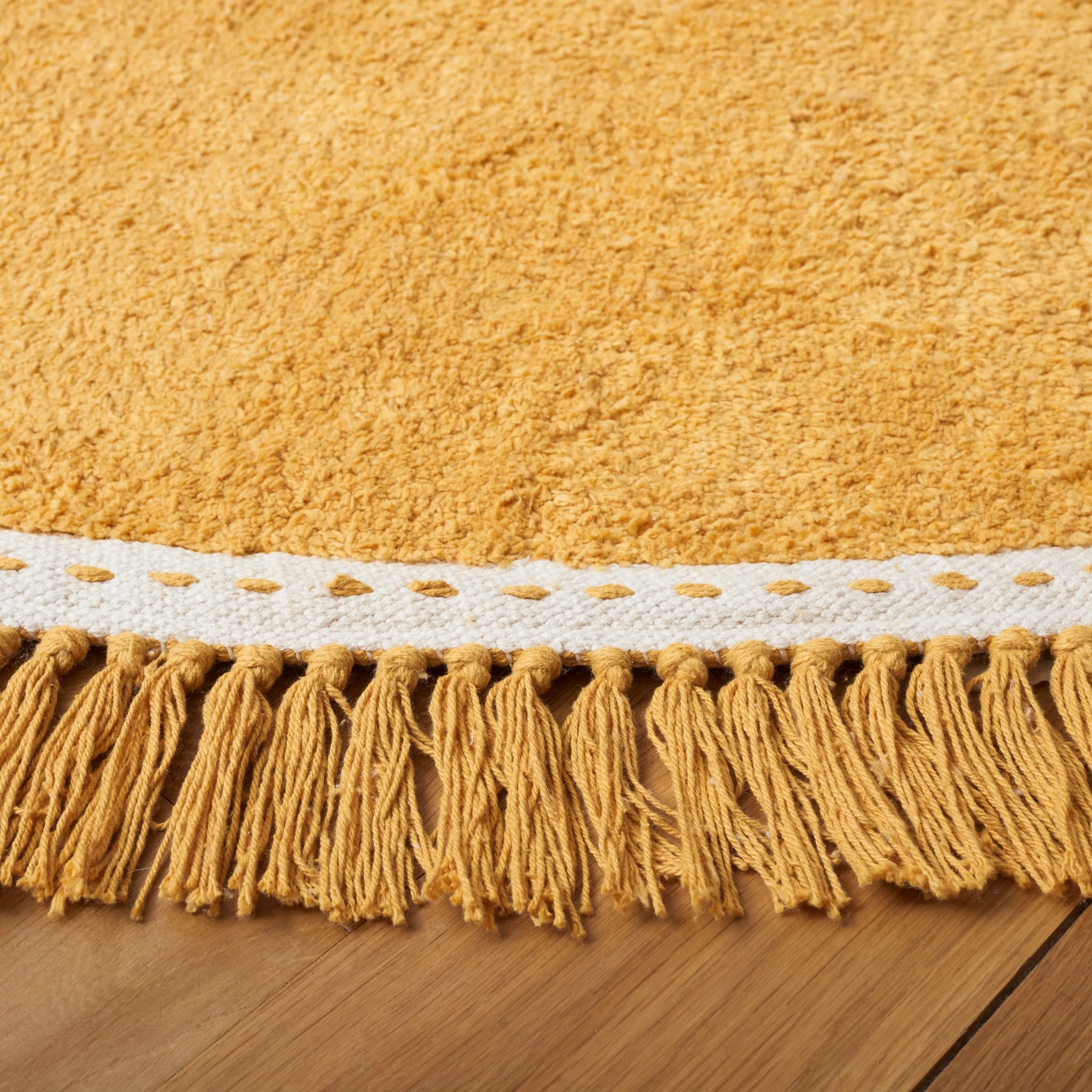 SAFAVIEH Easy Care Machine Washable Zenepe Trientje Rug