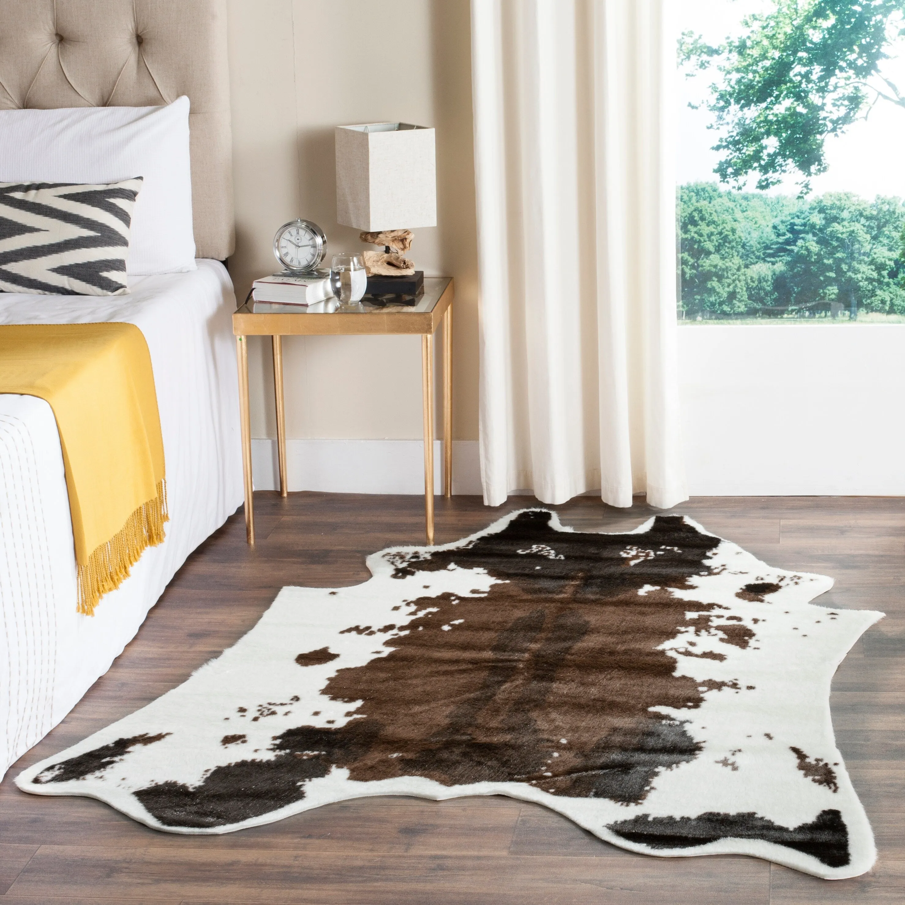 SAFAVIEH Faux Cow Hide Dawne Cabin & Lodge Rug - Brown - 5' x 6' 7