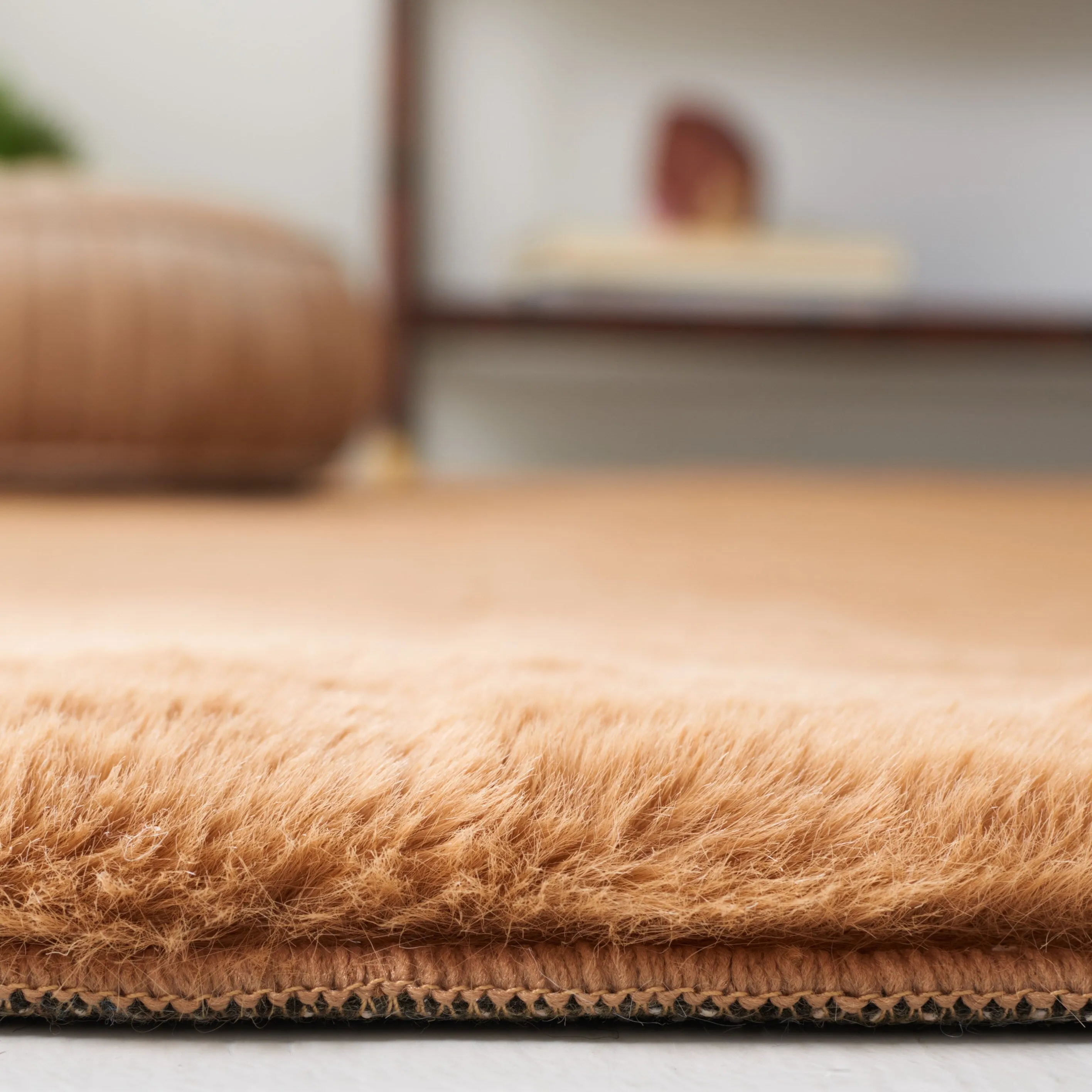 SAFAVIEH Faux Rabbit Fur Catja Machine Washable Slip Resistant