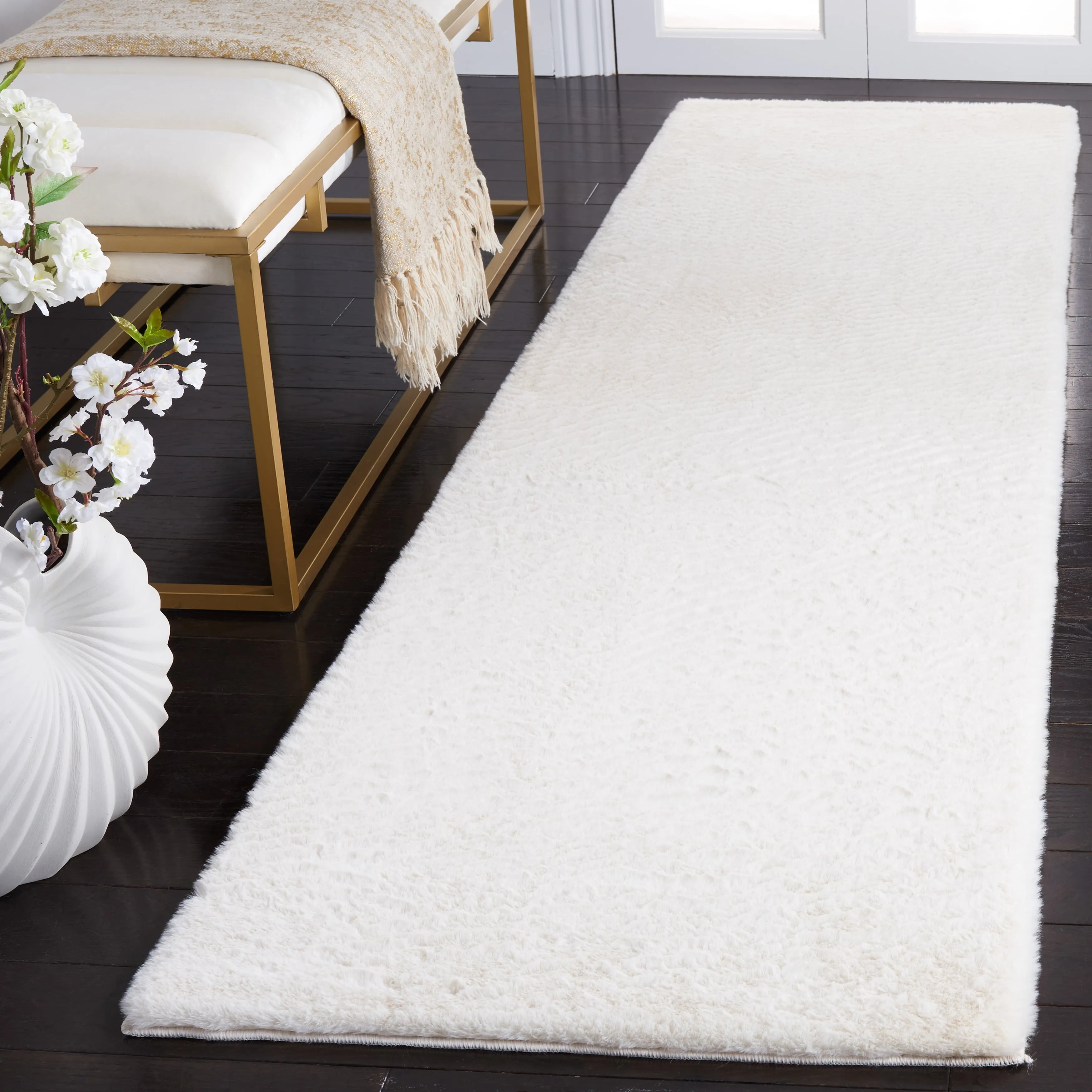 SAFAVIEH Faux Rabbit Fur Catja Machine Washable Slip Resistant