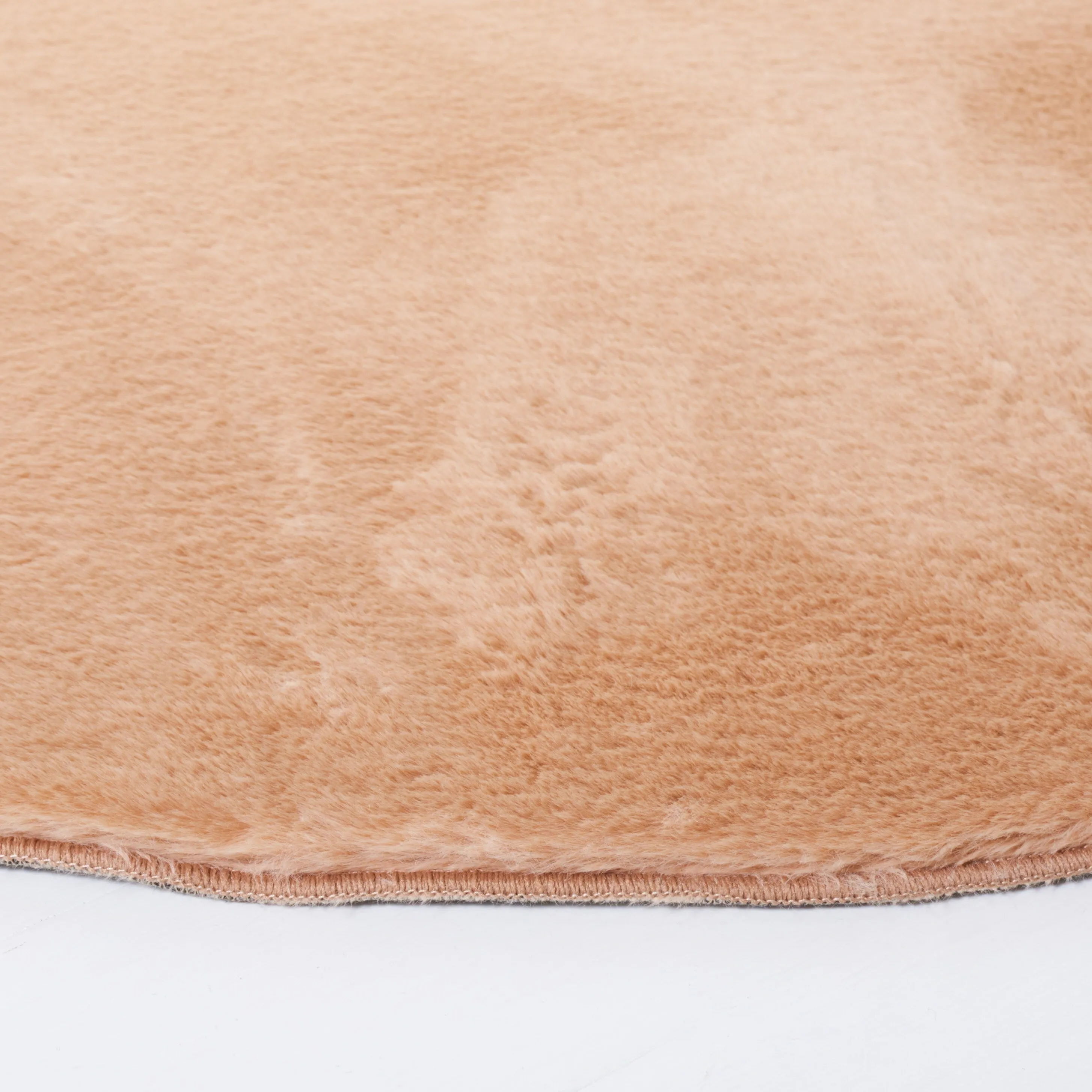 SAFAVIEH Faux Rabbit Fur Catja Machine Washable Slip Resistant