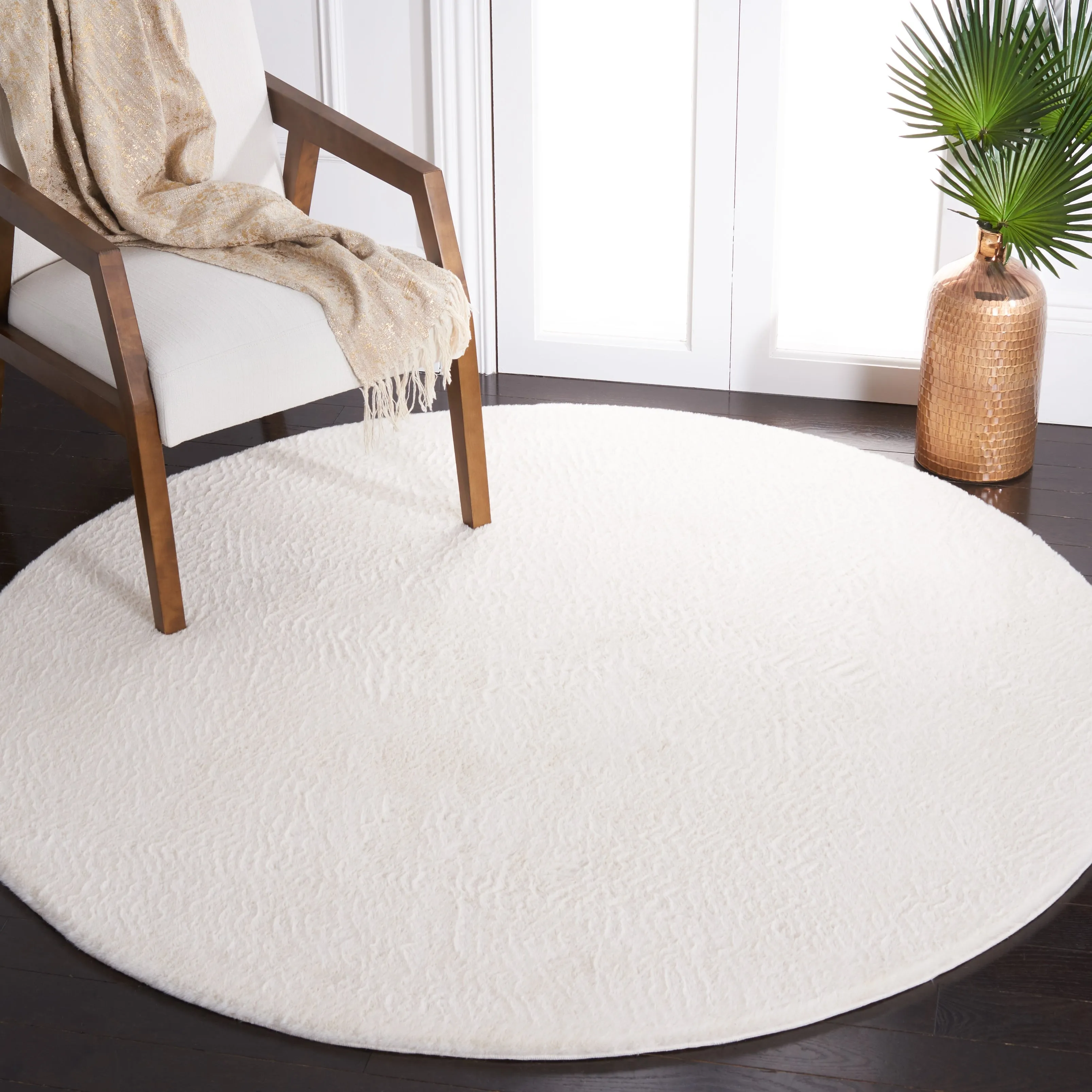 SAFAVIEH Faux Rabbit Fur Catja Machine Washable Slip Resistant