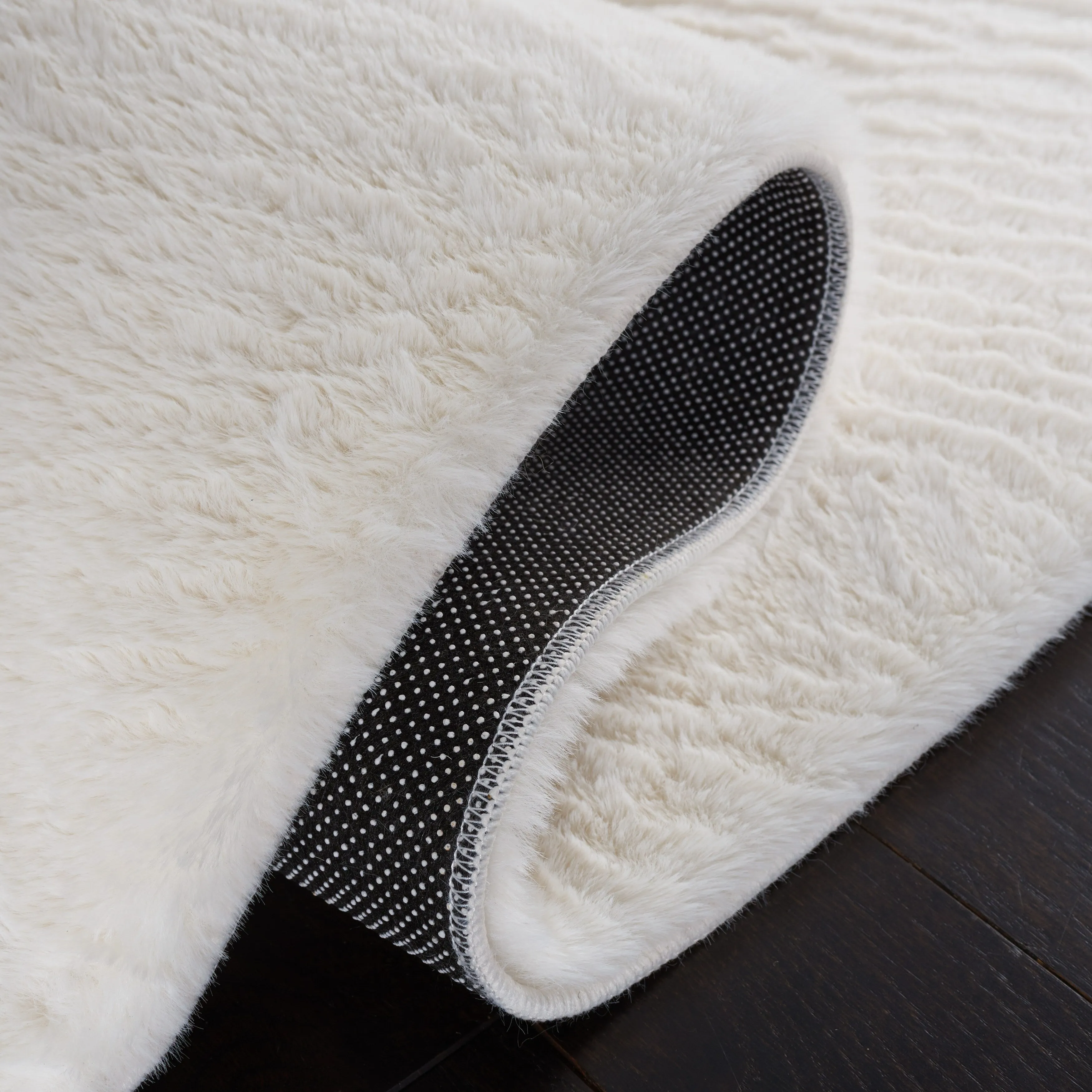 SAFAVIEH Faux Rabbit Fur Catja Machine Washable Slip Resistant
