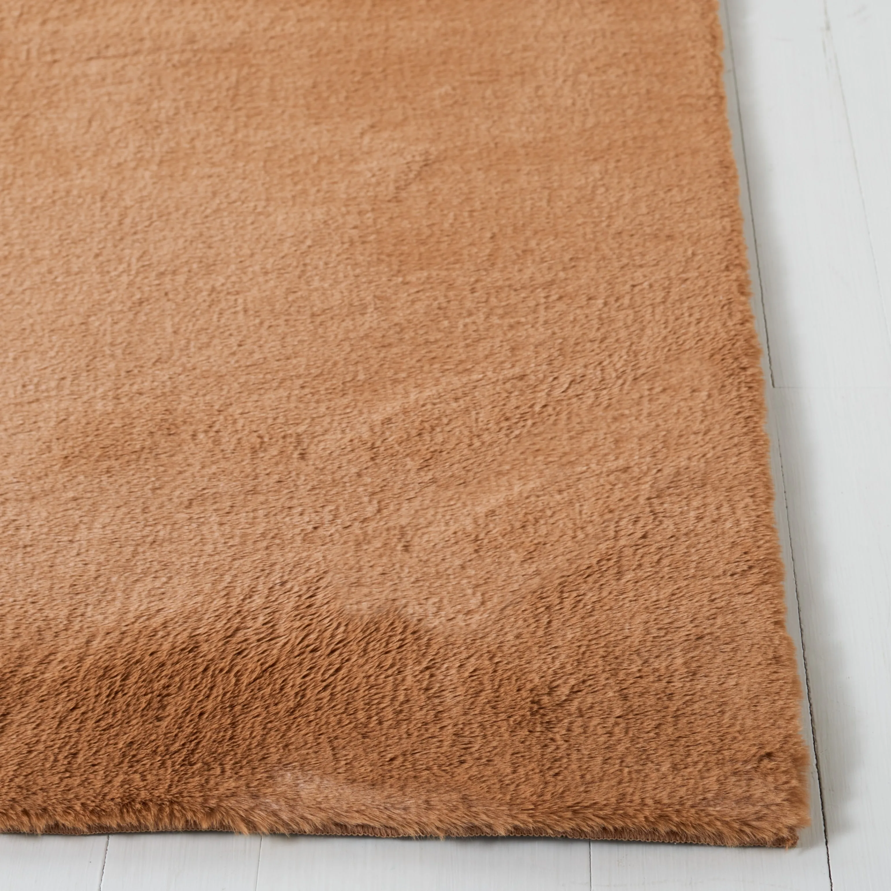 SAFAVIEH Faux Rabbit Fur Catja Machine Washable Slip Resistant