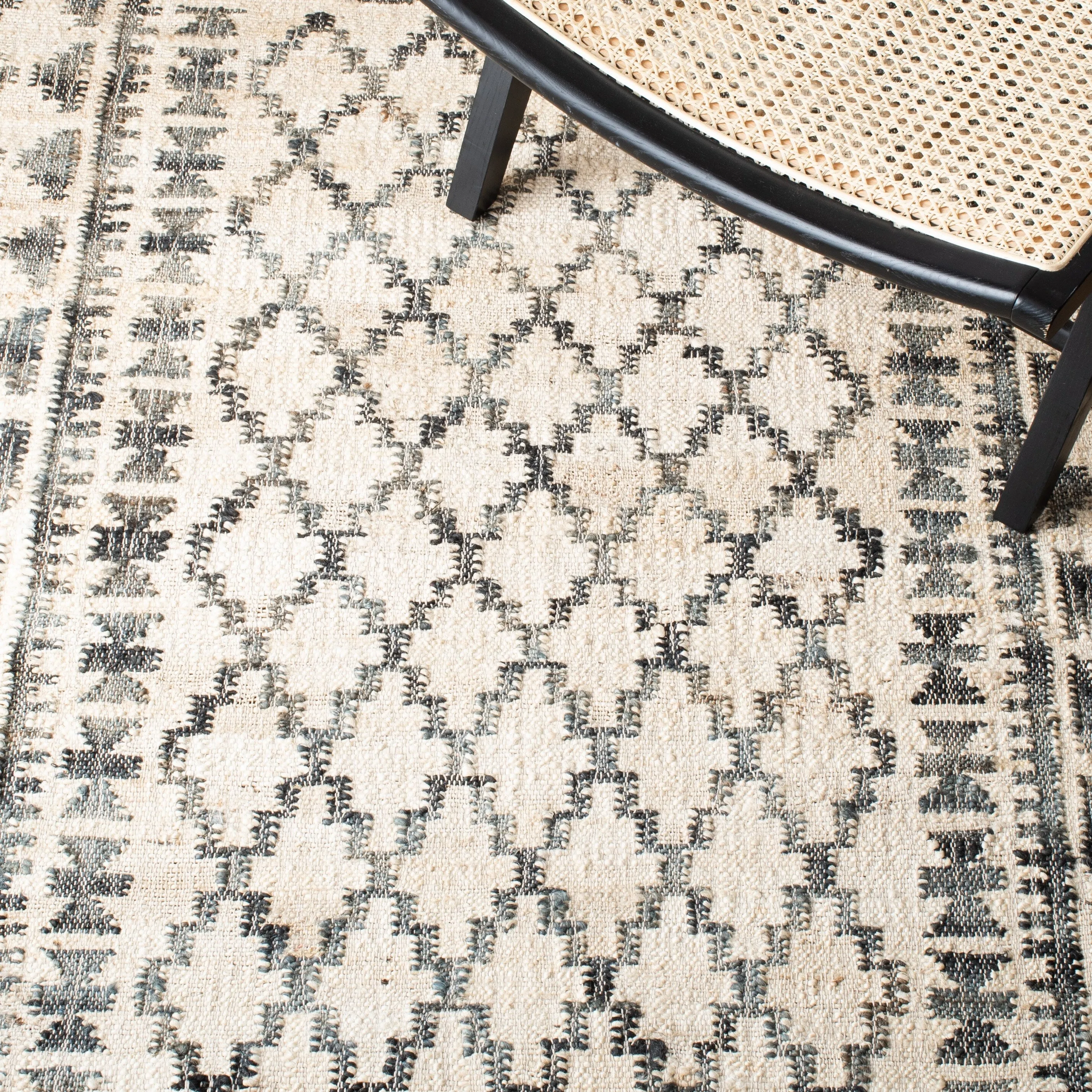 SAFAVIEH Flatweave Kilim Giacobba Jute Rug